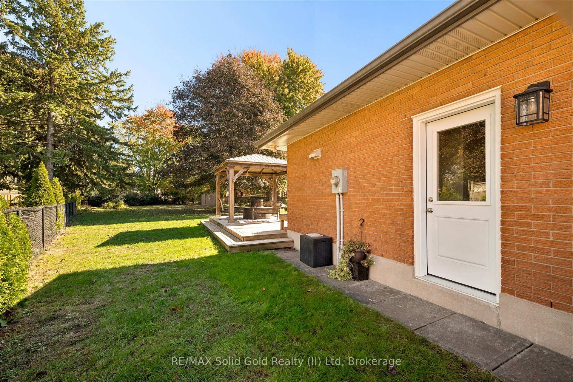 Photo 22 of 18 Evelyn Crescent, Kitchener, Stanley Park — HOMEH