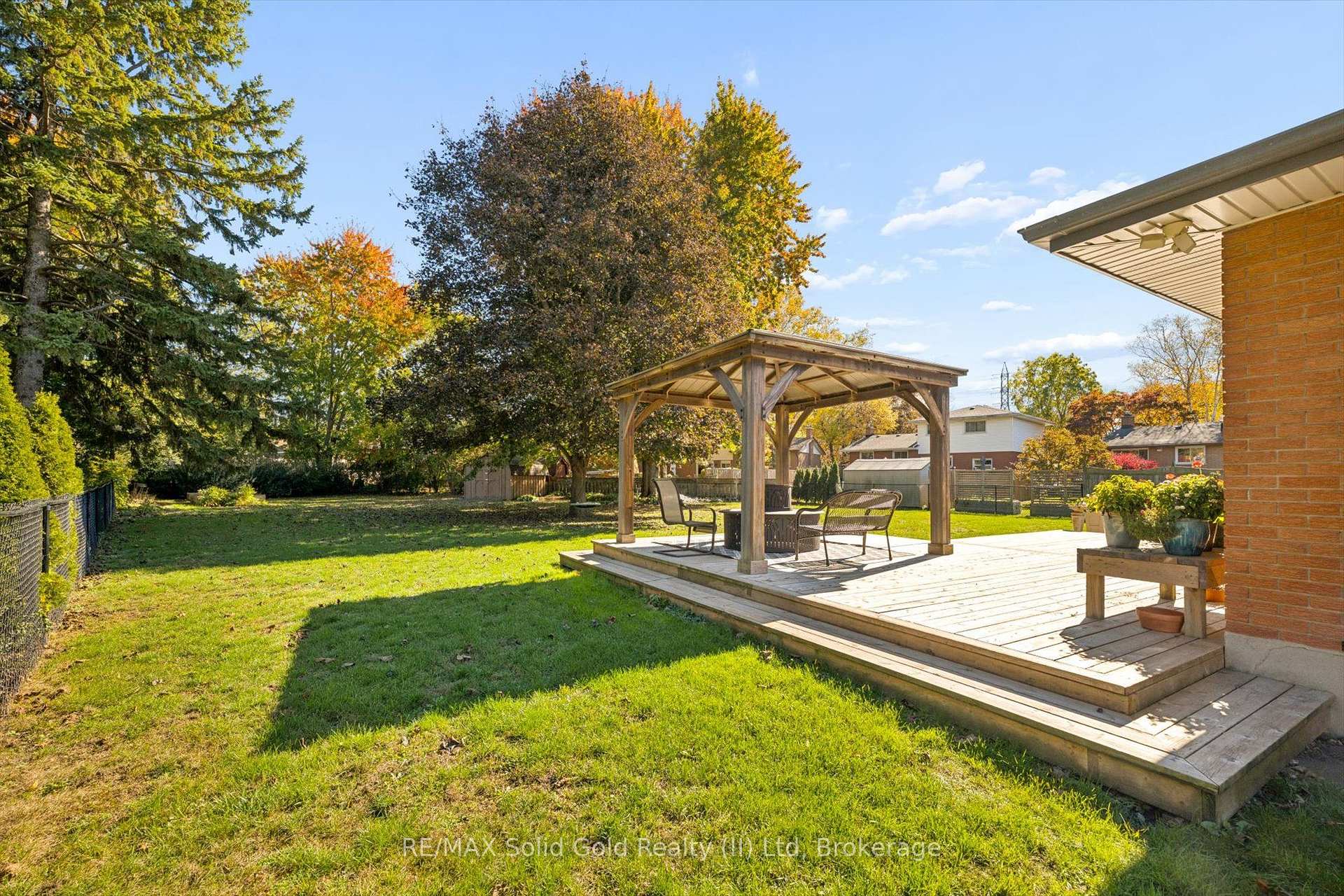 Photo 23 of 18 Evelyn Crescent, Kitchener, Stanley Park — HOMEH