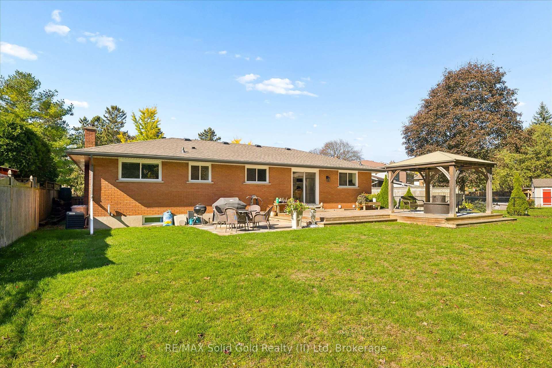 Photo 26 of 18 Evelyn Crescent, Kitchener, Stanley Park — HOMEH