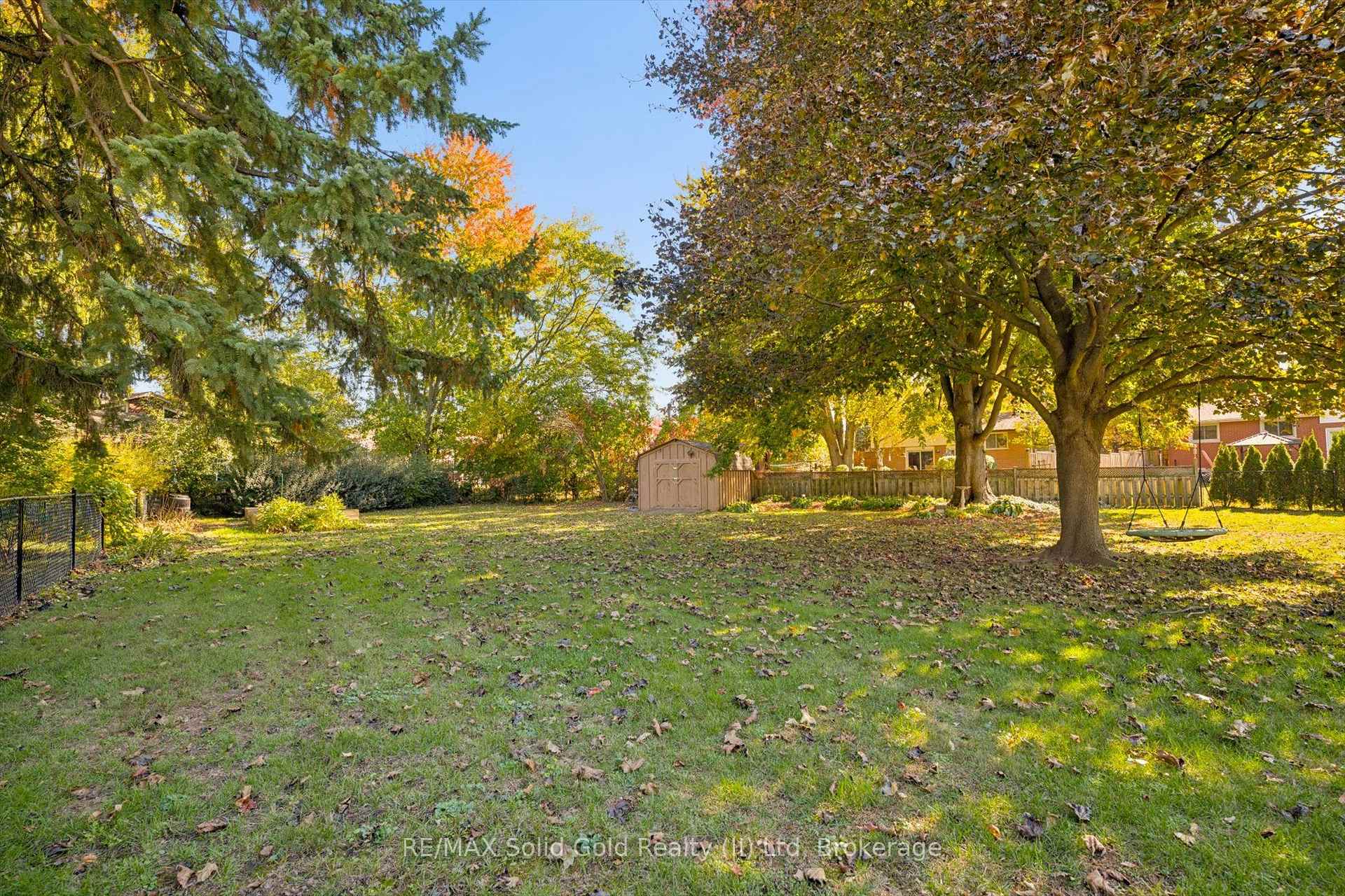 Photo 29 of 18 Evelyn Crescent, Kitchener, Stanley Park — HOMEH