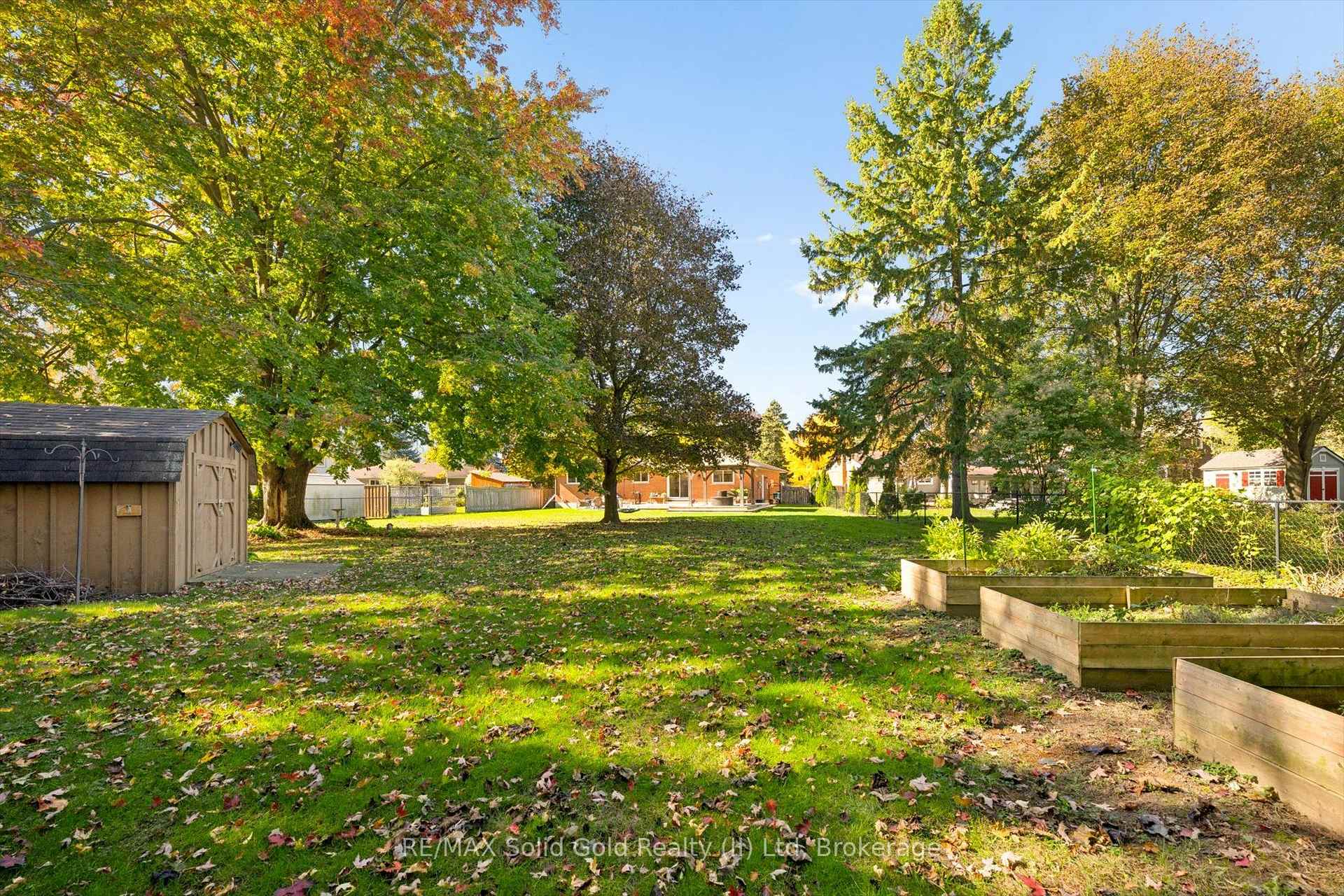 Photo 31 of 18 Evelyn Crescent, Kitchener, Stanley Park — HOMEH
