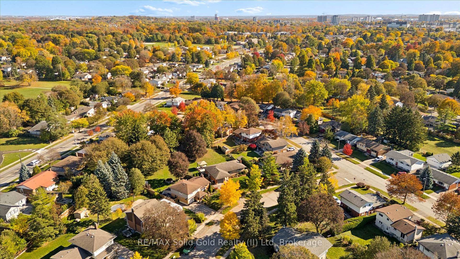 Photo 34 of 18 Evelyn Crescent, Kitchener, Stanley Park — HOMEH