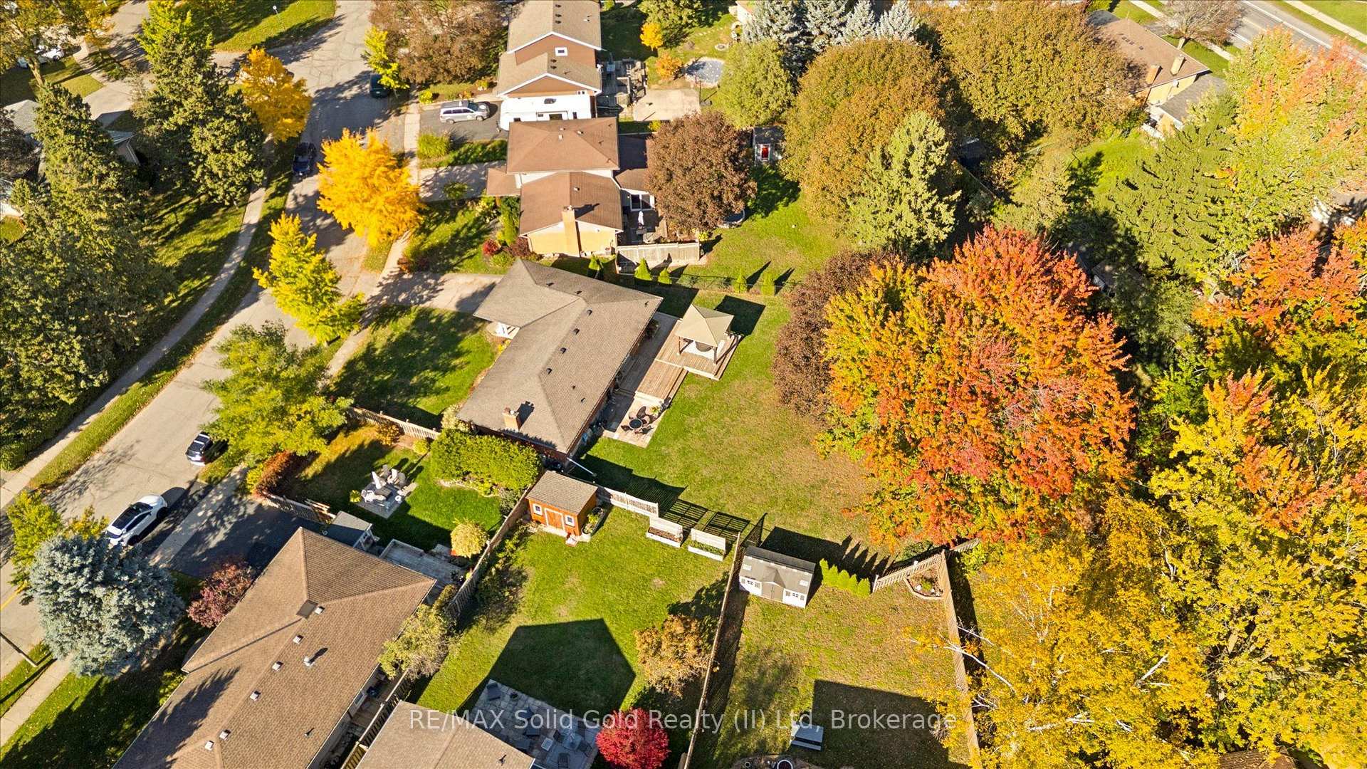 Photo 36 of 18 Evelyn Crescent, Kitchener, Stanley Park — HOMEH