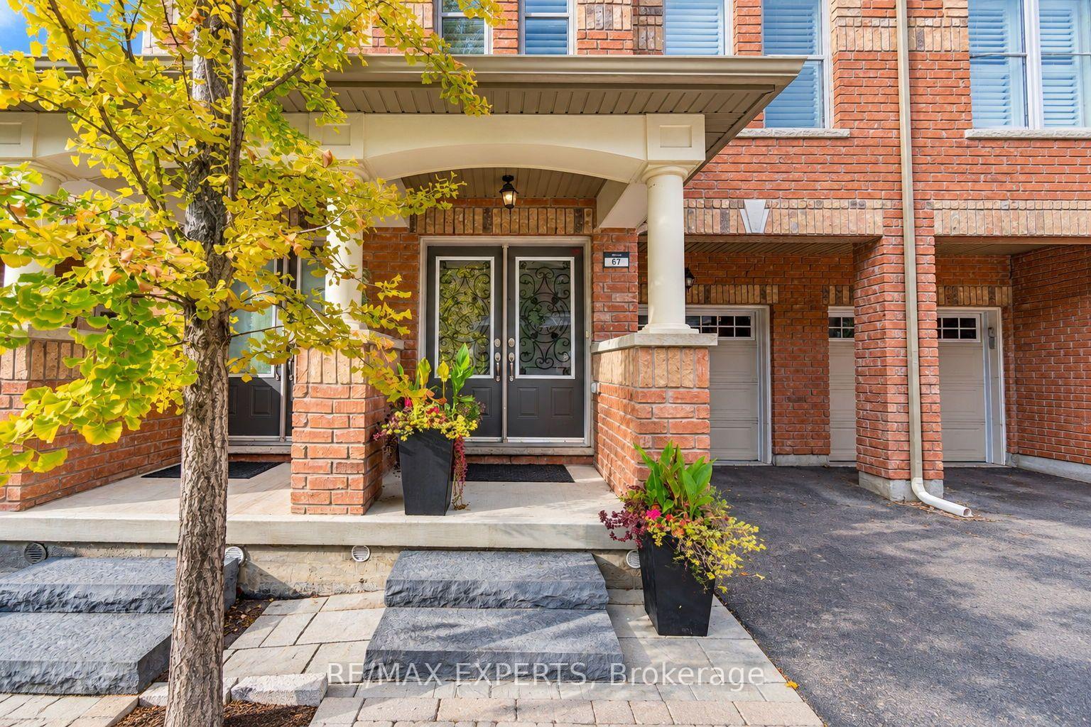 Photo 3 of 67 City Park Circle, Vaughan, West Woodbridge — HOMEH
