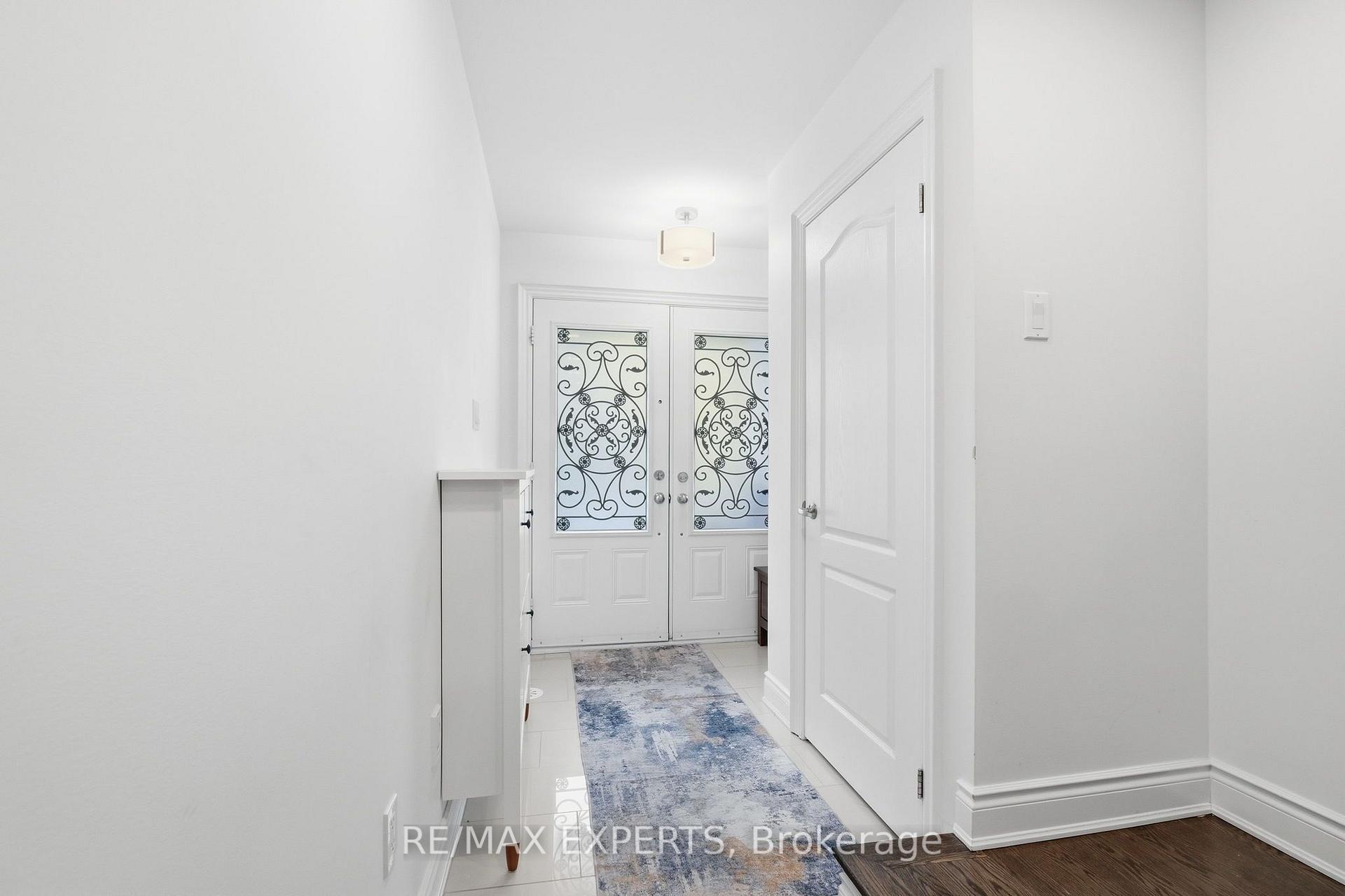 Photo 4 of 67 City Park Circle, Vaughan, West Woodbridge — HOMEH