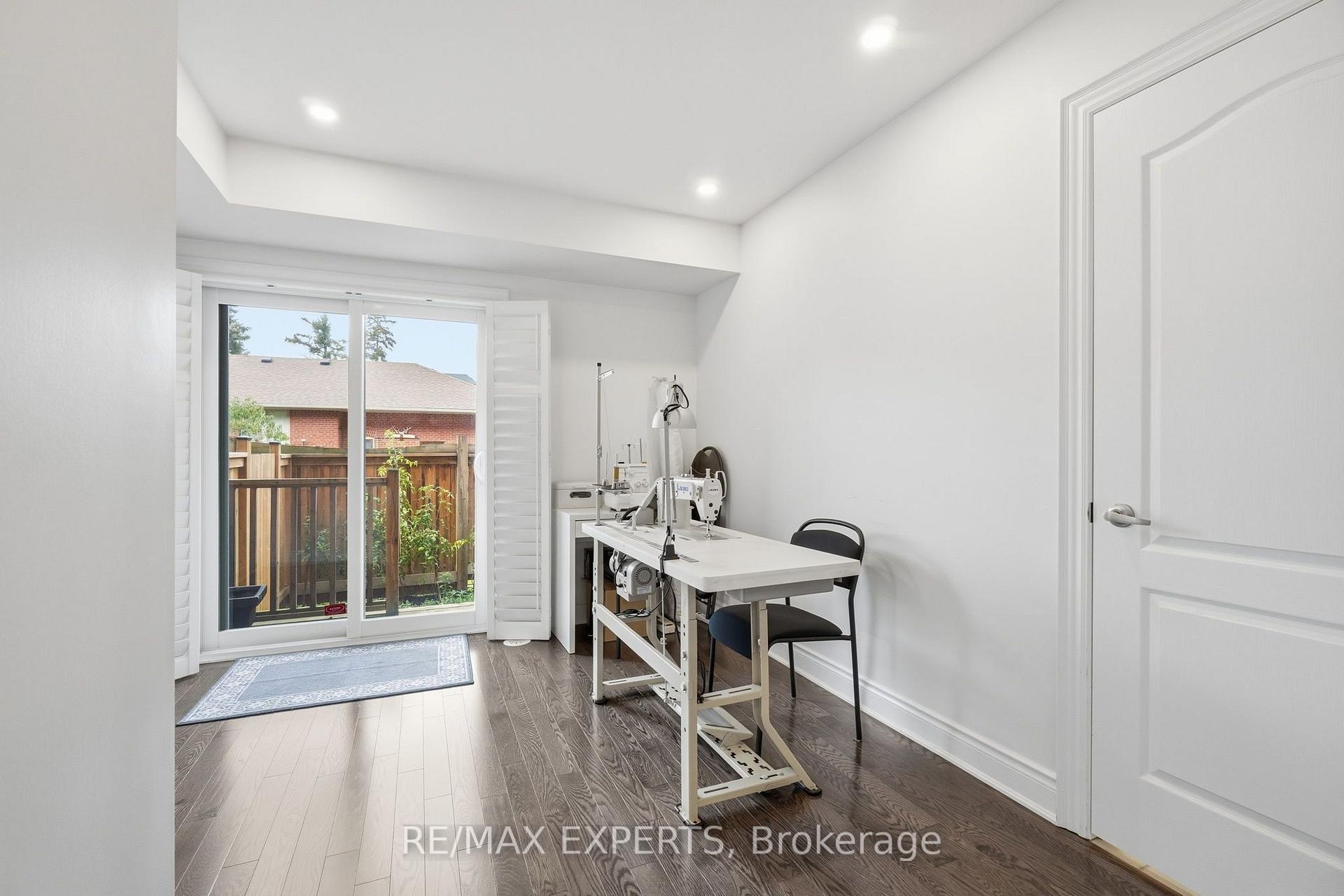 Photo 6 of 67 City Park Circle, Vaughan, West Woodbridge — HOMEH
