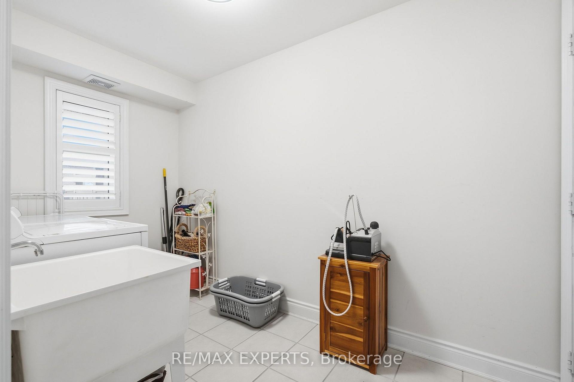 Photo 8 of 67 City Park Circle, Vaughan, West Woodbridge — HOMEH