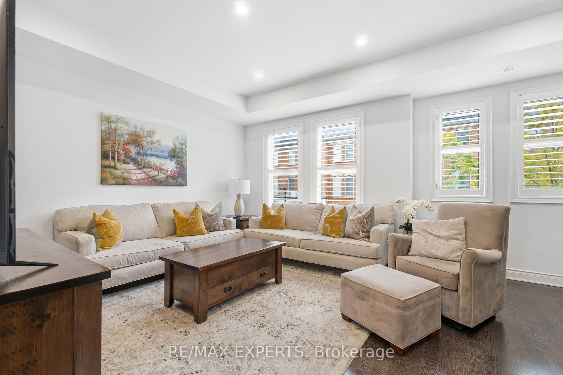 Photo 16 of 67 City Park Circle, Vaughan, West Woodbridge — HOMEH