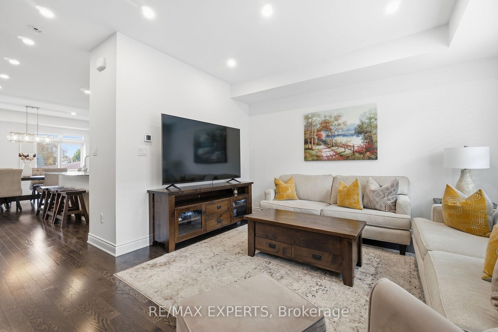 Photo 17 of 67 City Park Circle, Vaughan, West Woodbridge — HOMEH