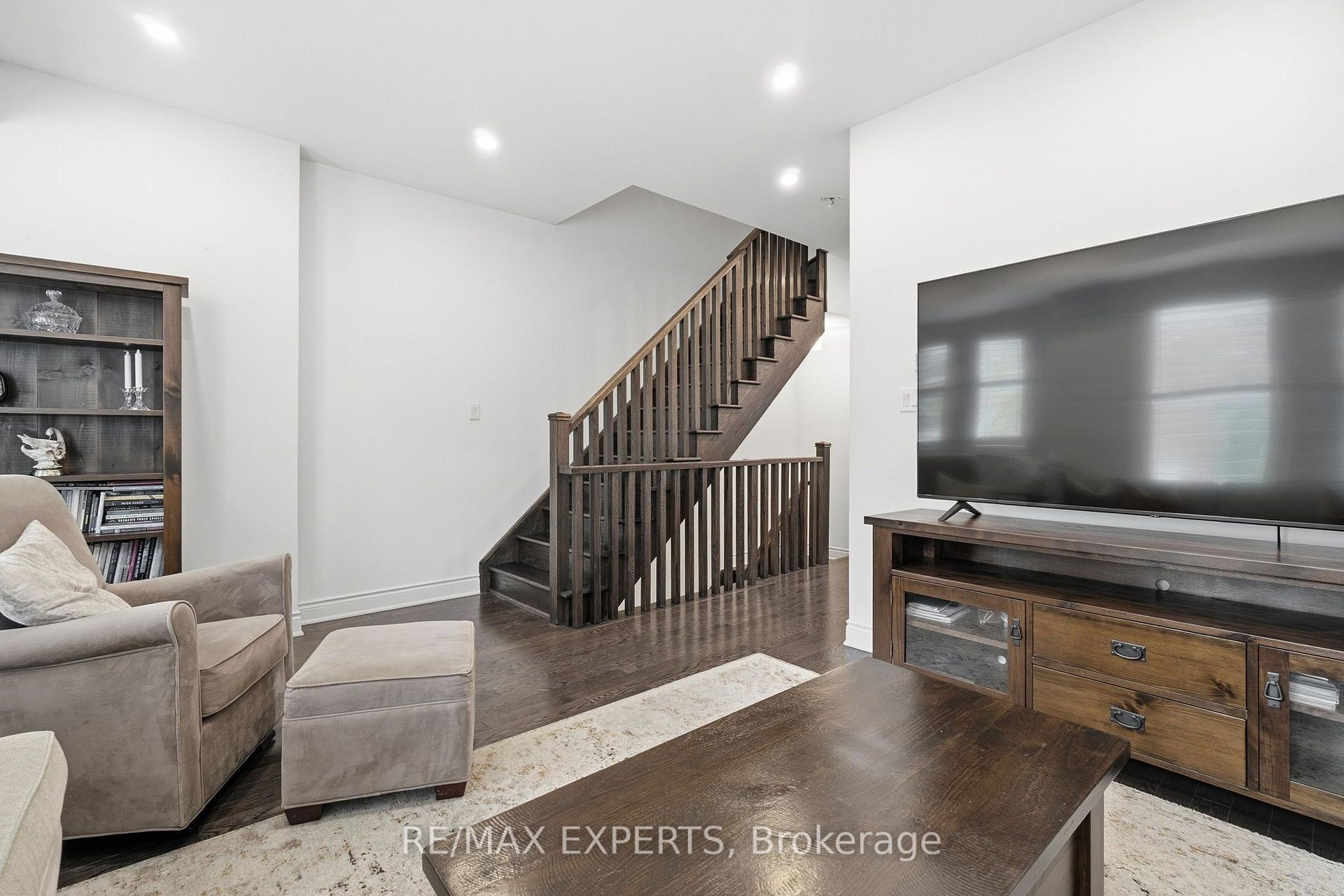 Photo 18 of 67 City Park Circle, Vaughan, West Woodbridge — HOMEH