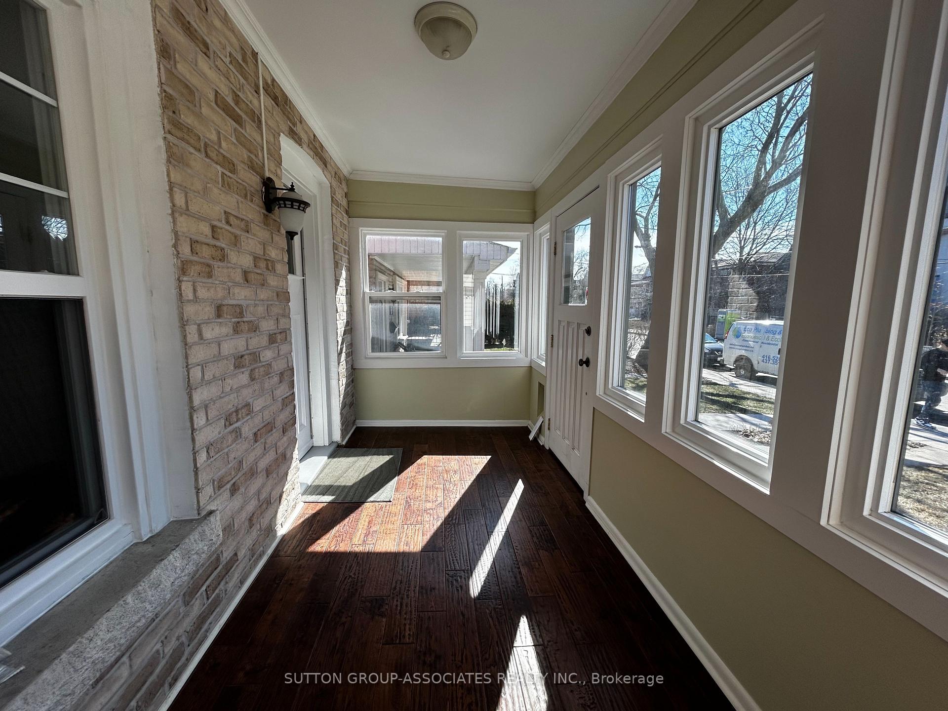 Photo 2 of 129 Kenwood Avenue, Toronto, Humewood-Cedarvale — HOMEH