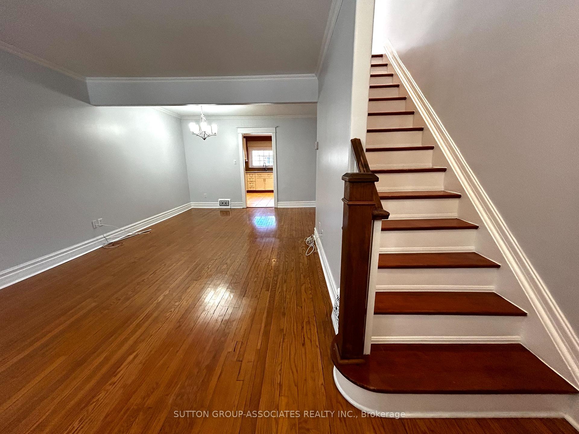 Photo 3 of 129 Kenwood Avenue, Toronto, Humewood-Cedarvale — HOMEH