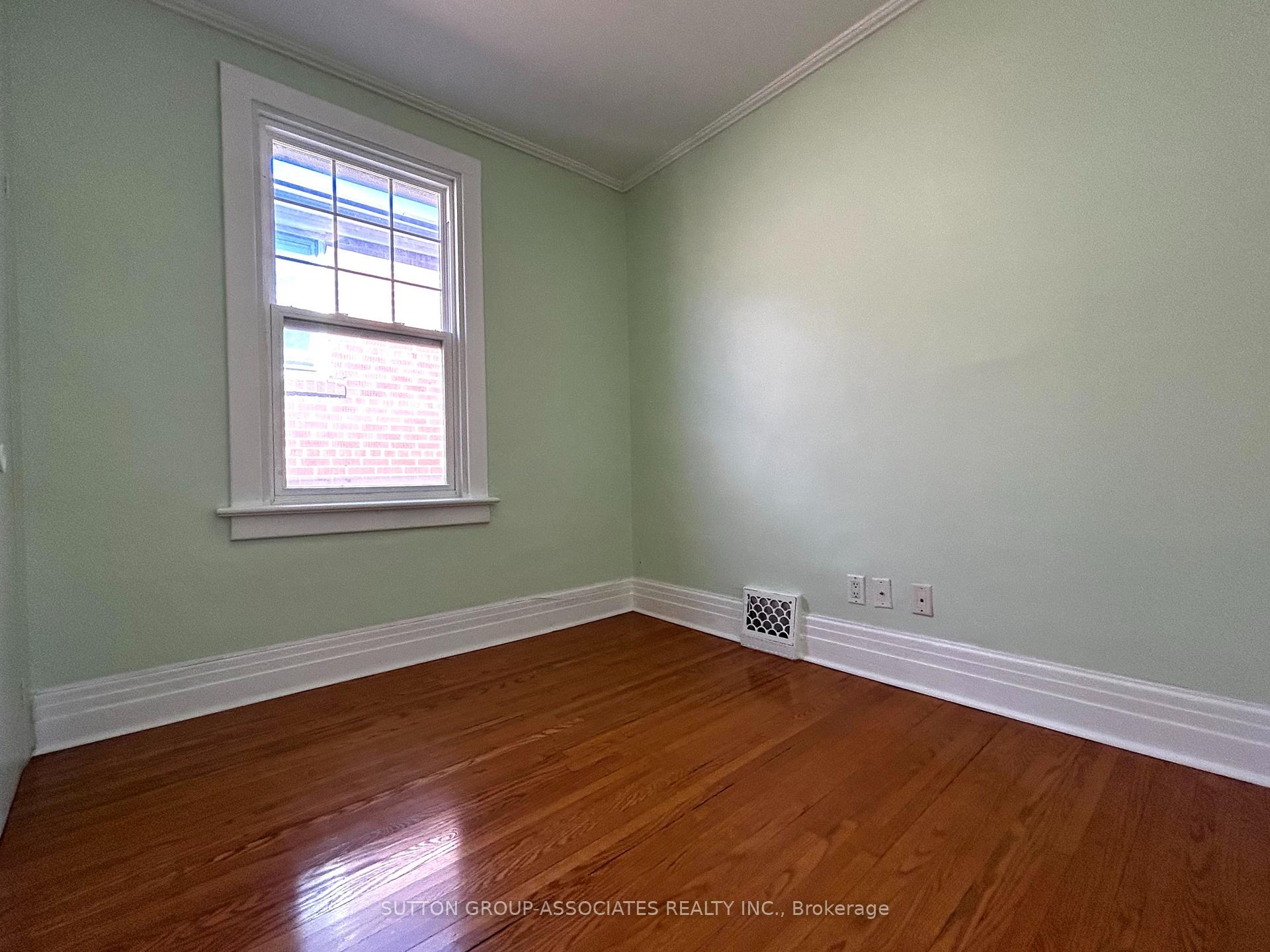 Photo 12 of 129 Kenwood Avenue, Toronto, Humewood-Cedarvale — HOMEH