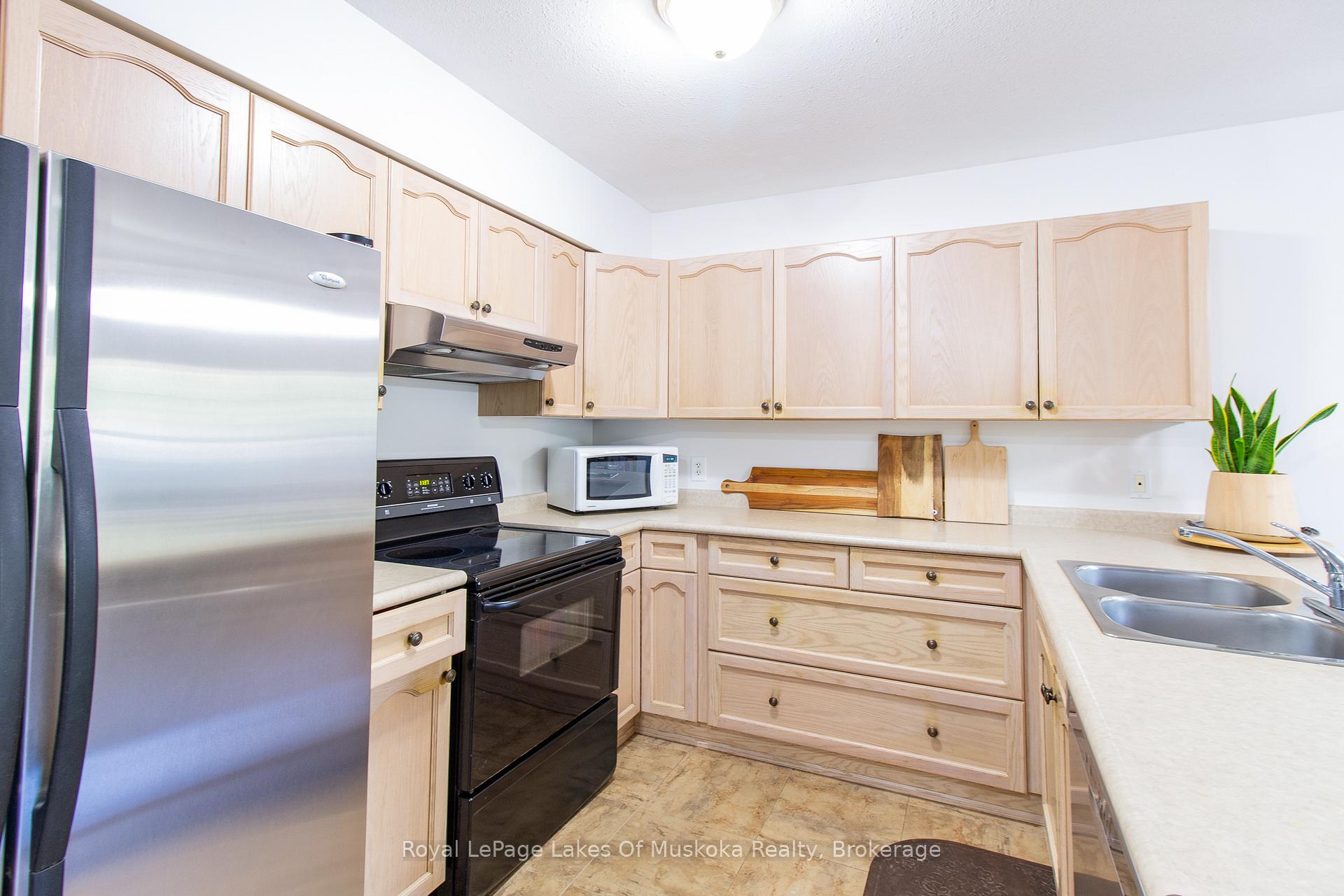 Photo 9 of Unit 110, 24 Ontario Street, Bracebridge — HOMEH