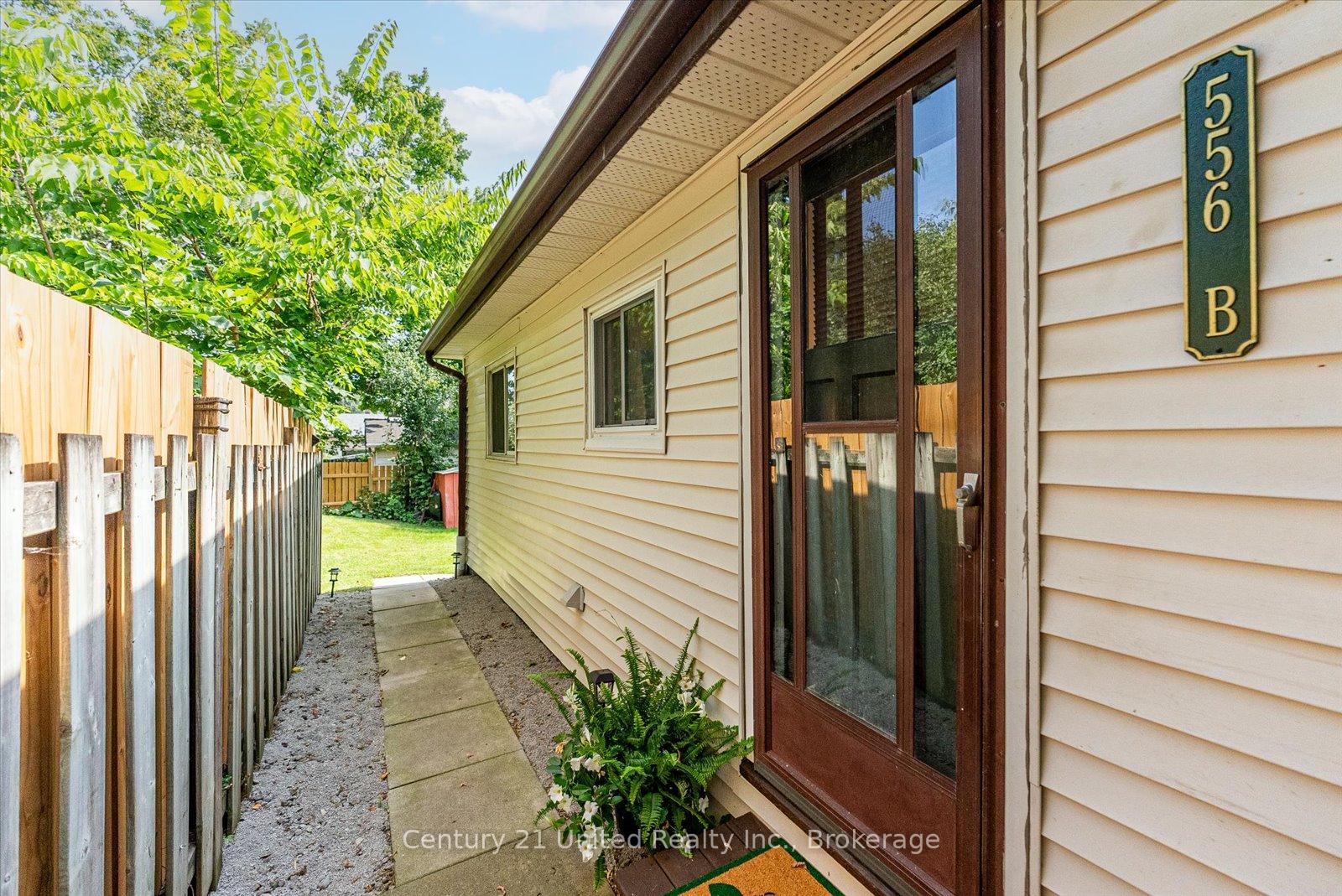 Photo 4 of Unit B, 556 Edison Avenue, Peterborough, Otonabee Ward 1 — HOMEH