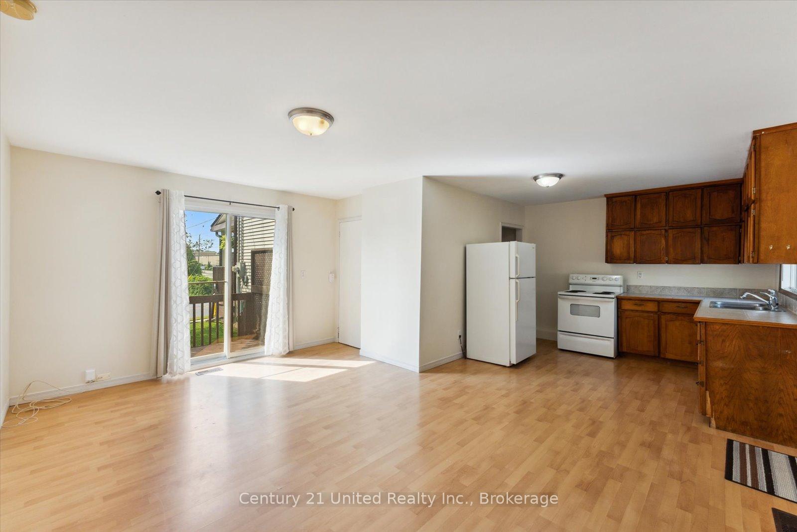 Photo 10 of Unit B, 556 Edison Avenue, Peterborough, Otonabee Ward 1 — HOMEH