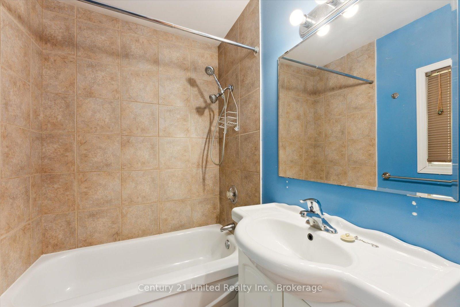 Photo 12 of Unit B, 556 Edison Avenue, Peterborough, Otonabee Ward 1 — HOMEH