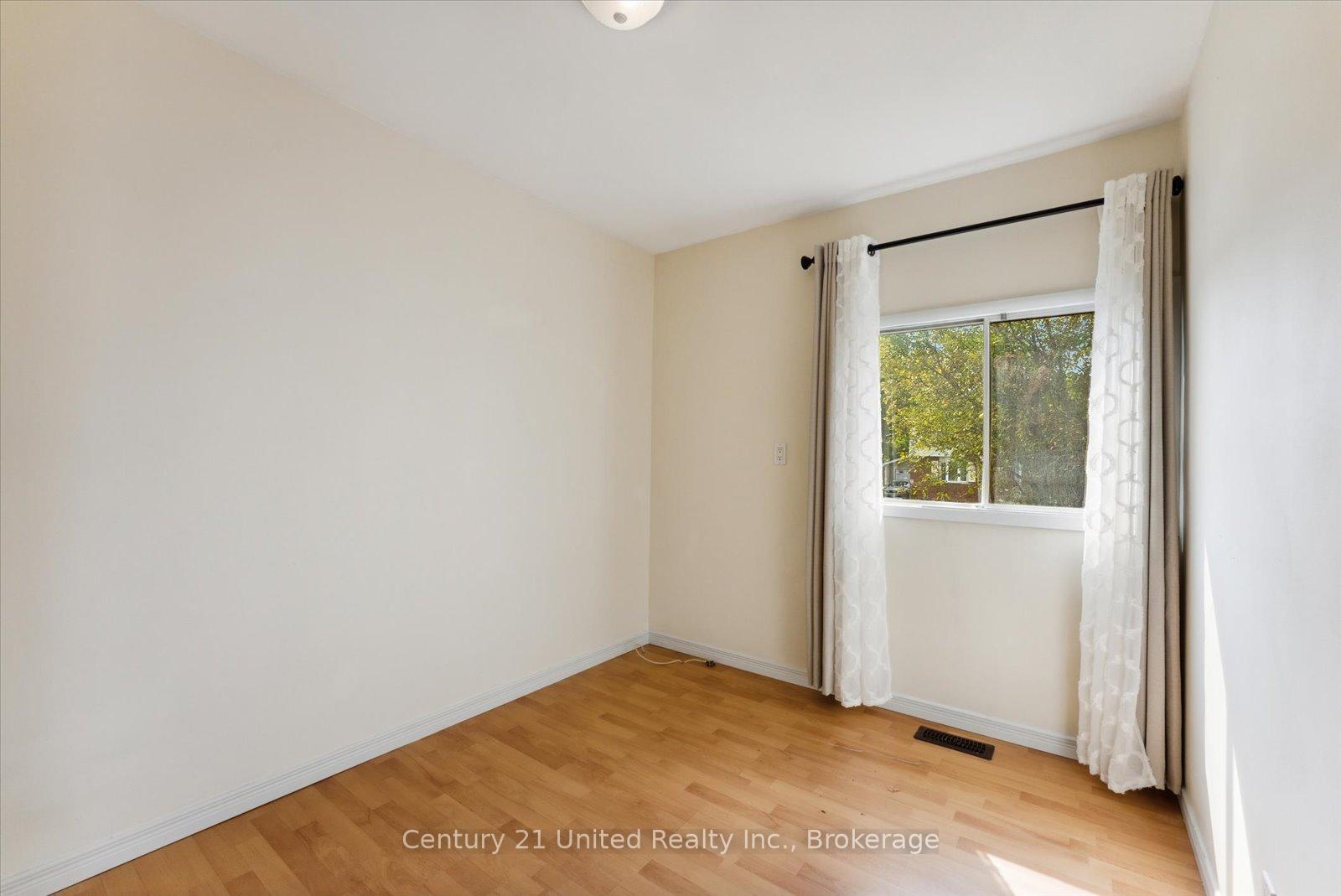 Photo 13 of Unit B, 556 Edison Avenue, Peterborough, Otonabee Ward 1 — HOMEH