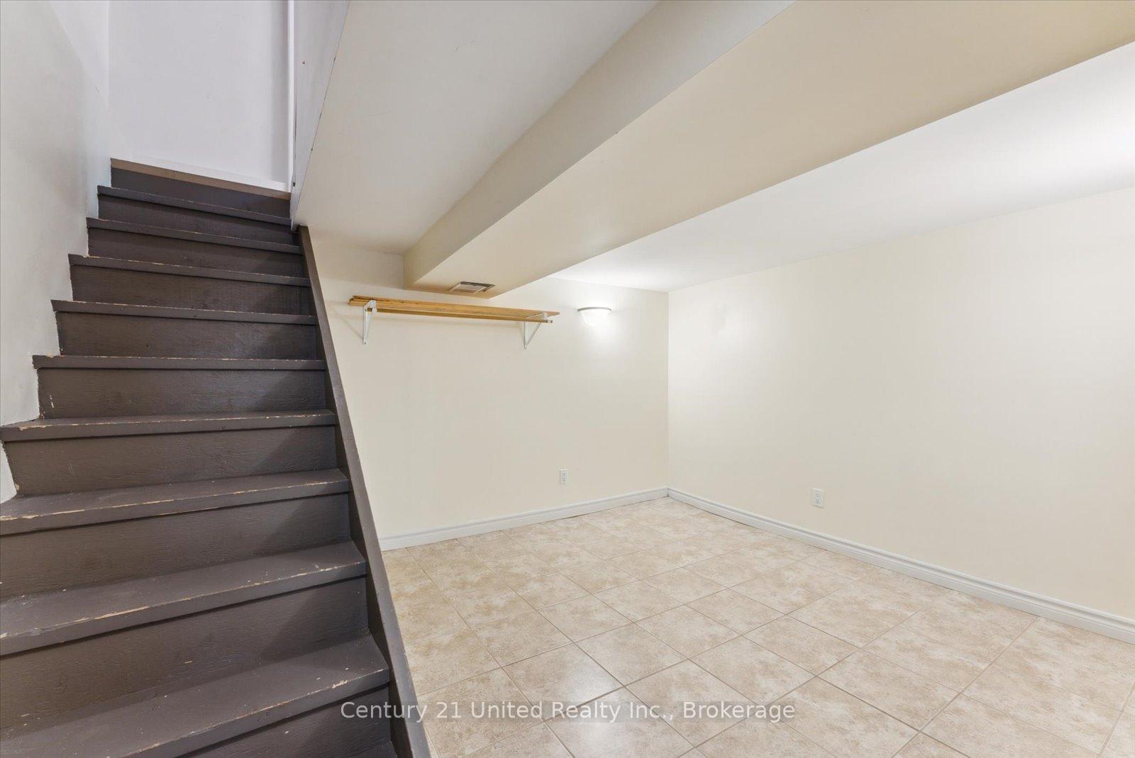 Photo 15 of Unit B, 556 Edison Avenue, Peterborough, Otonabee Ward 1 — HOMEH