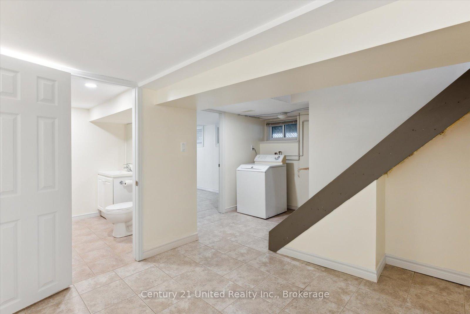 Photo 16 of Unit B, 556 Edison Avenue, Peterborough, Otonabee Ward 1 — HOMEH