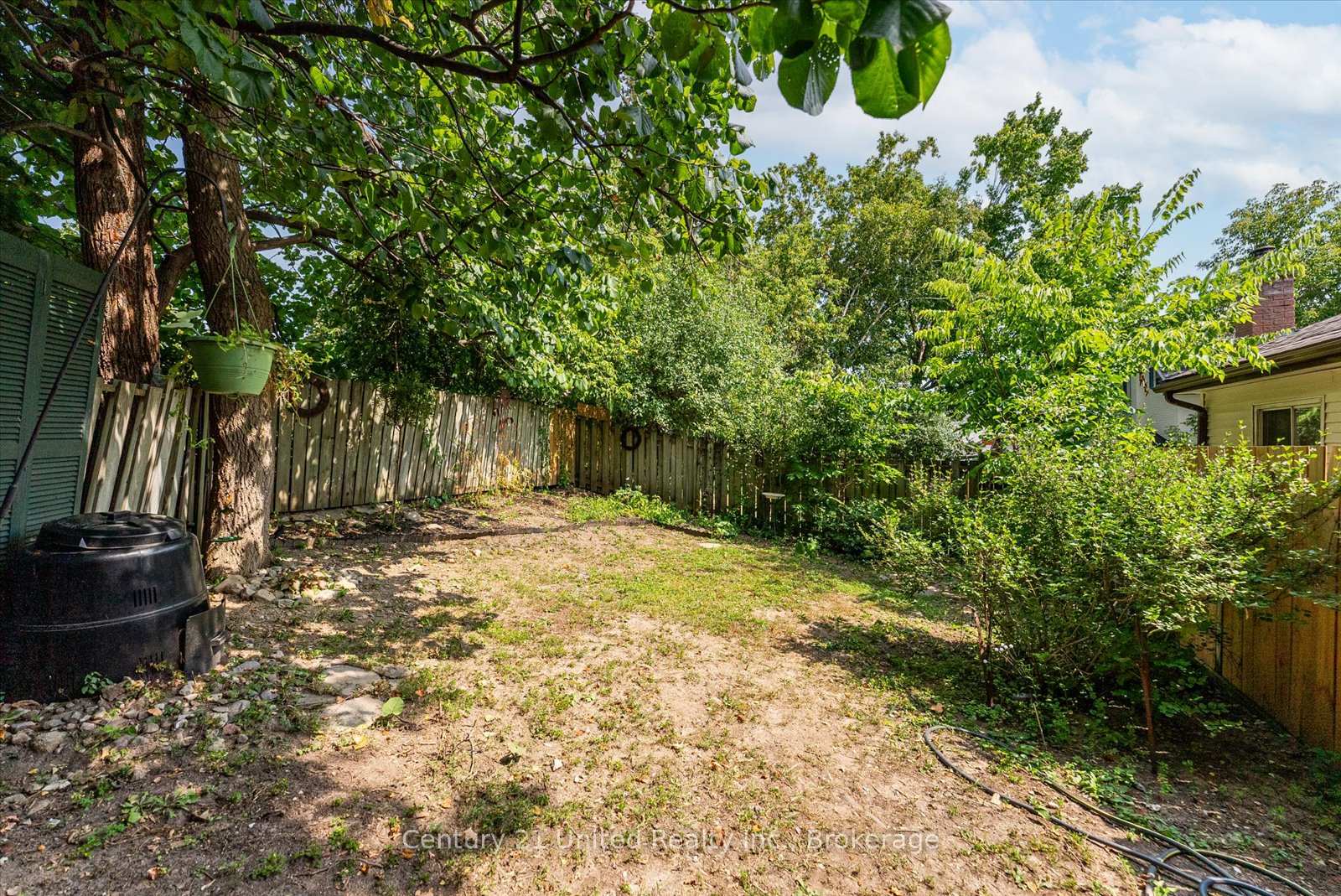 Photo 23 of Unit B, 556 Edison Avenue, Peterborough, Otonabee Ward 1 — HOMEH