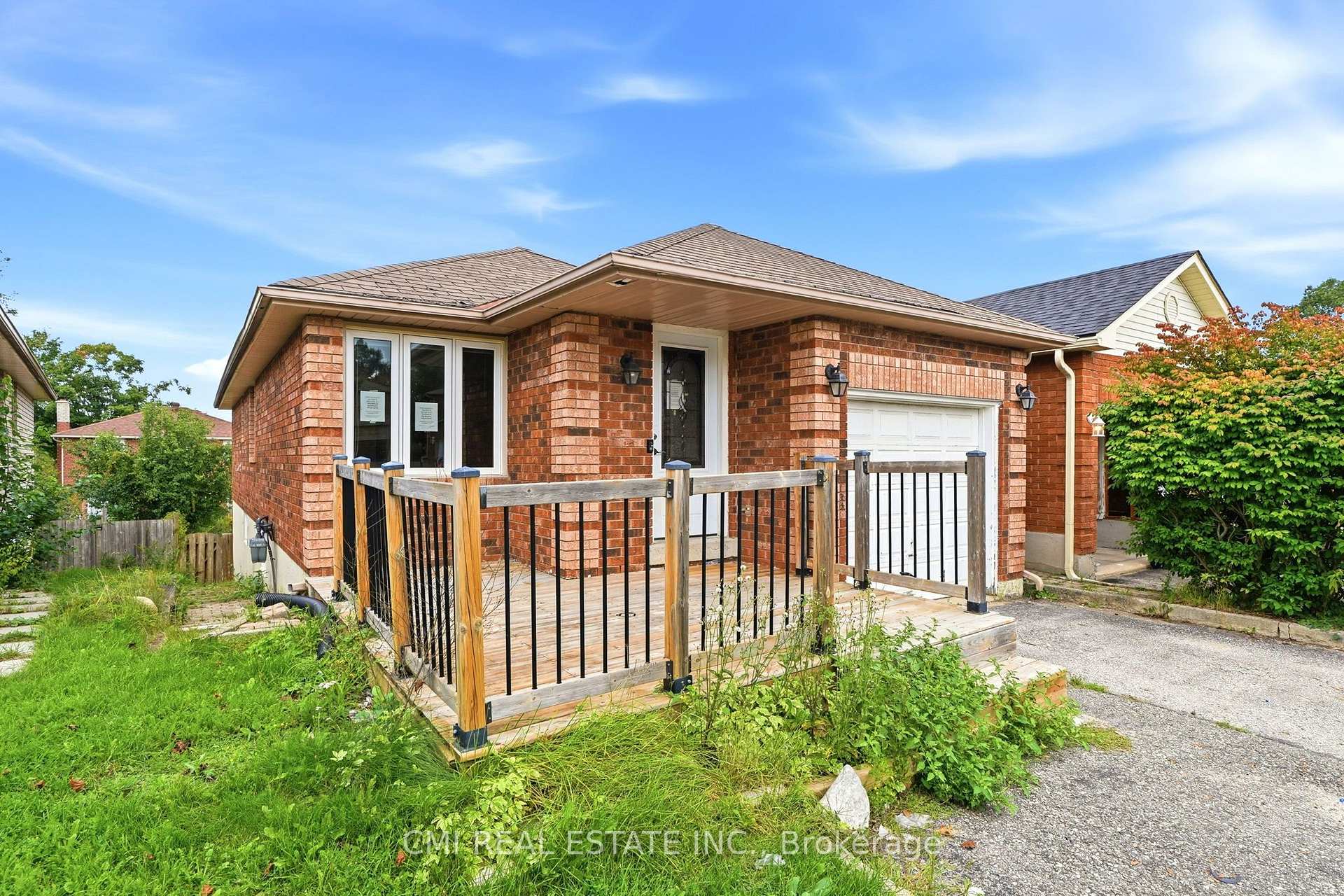 Photo 3 of 42 Geddes Crescent, Barrie, Northwest — HOMEH