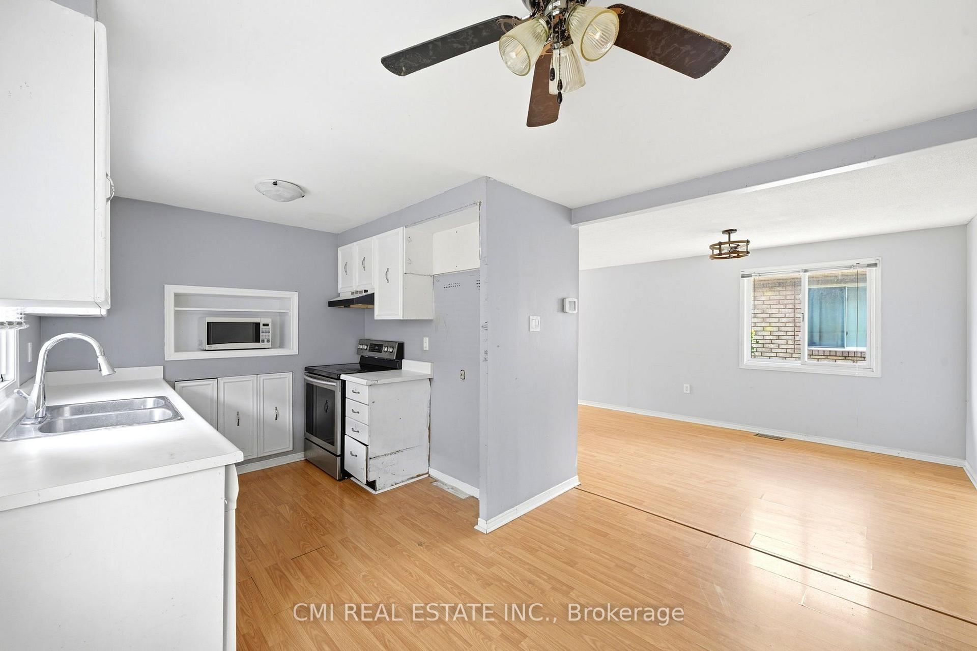 Photo 9 of 42 Geddes Crescent, Barrie, Northwest — HOMEH