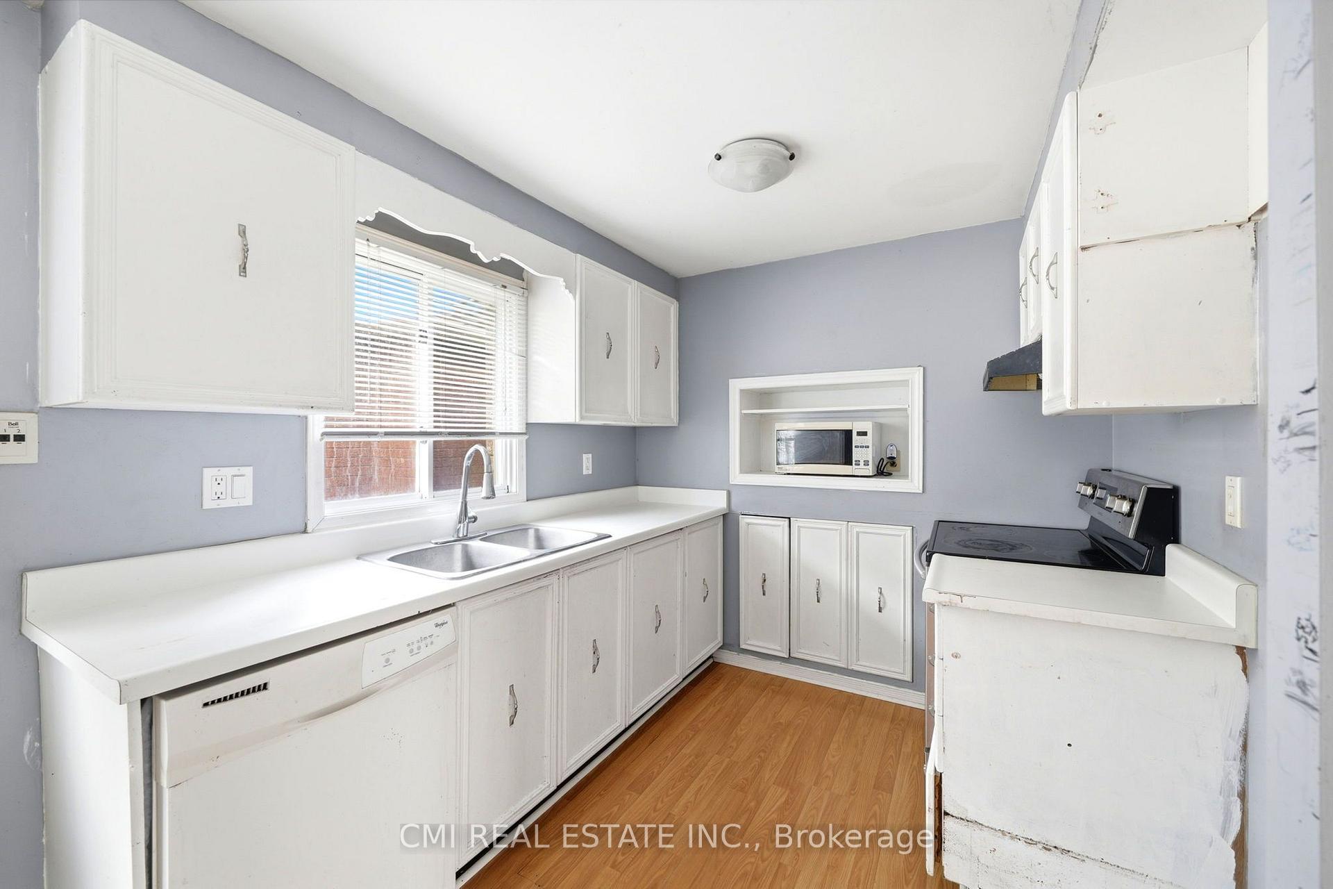 Photo 11 of 42 Geddes Crescent, Barrie, Northwest — HOMEH