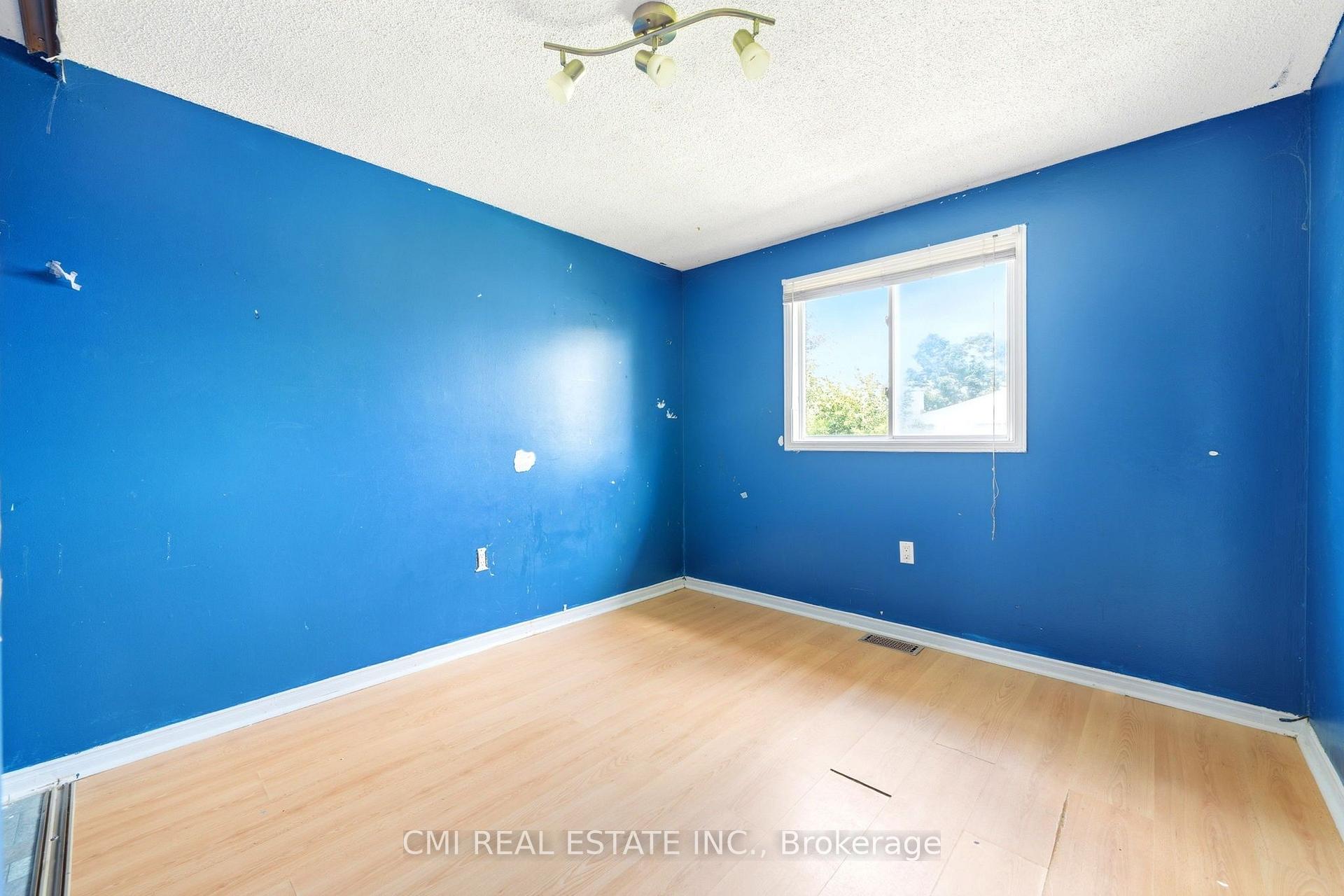 Photo 16 of 42 Geddes Crescent, Barrie, Northwest — HOMEH