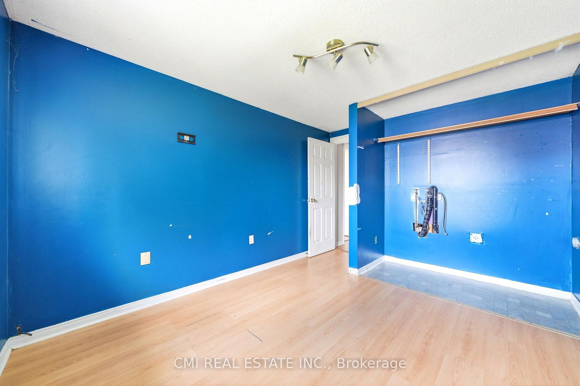 Photo 17 of 42 Geddes Crescent, Barrie, Northwest — HOMEH