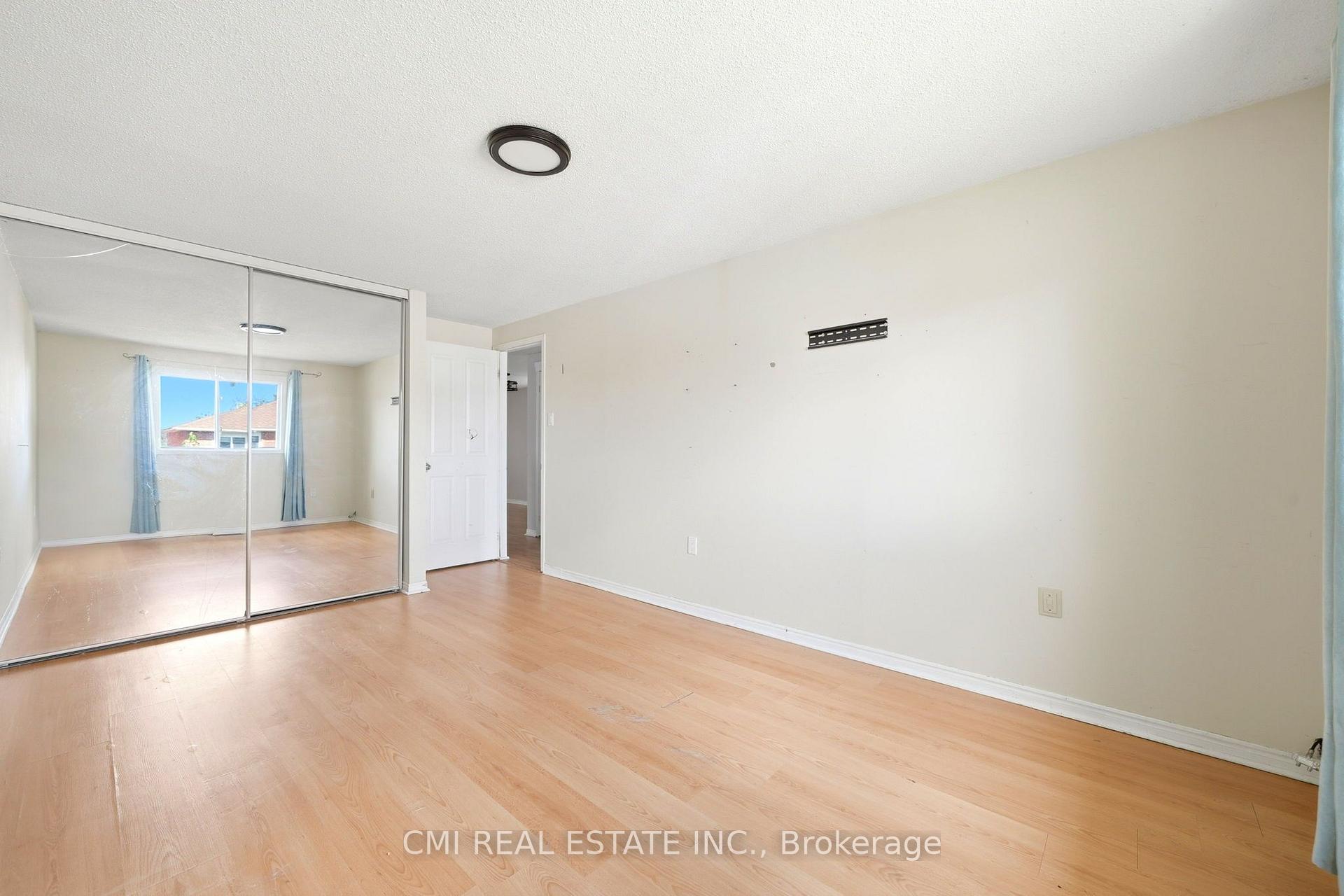 Photo 19 of 42 Geddes Crescent, Barrie, Northwest — HOMEH