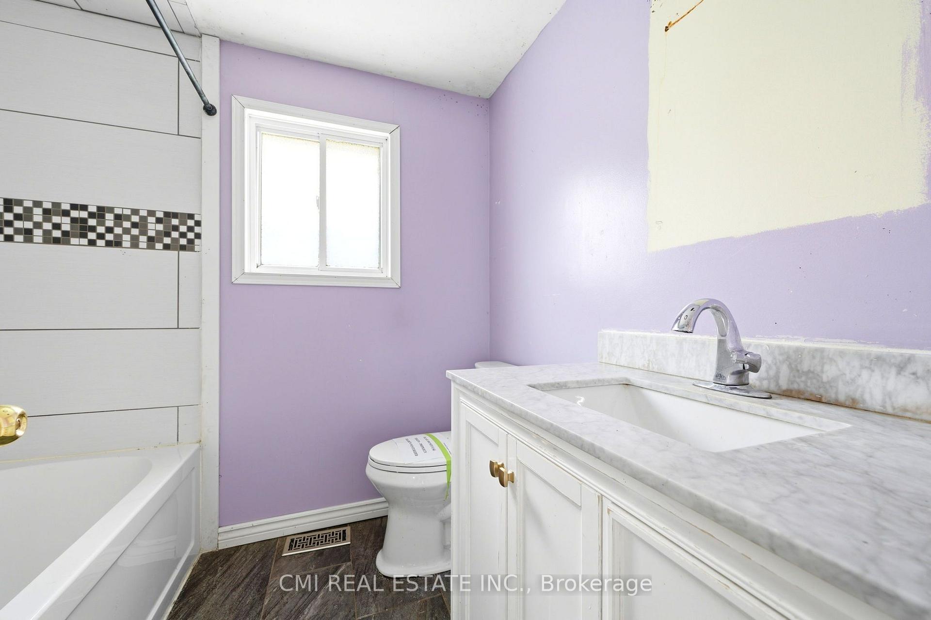 Photo 25 of 42 Geddes Crescent, Barrie, Northwest — HOMEH