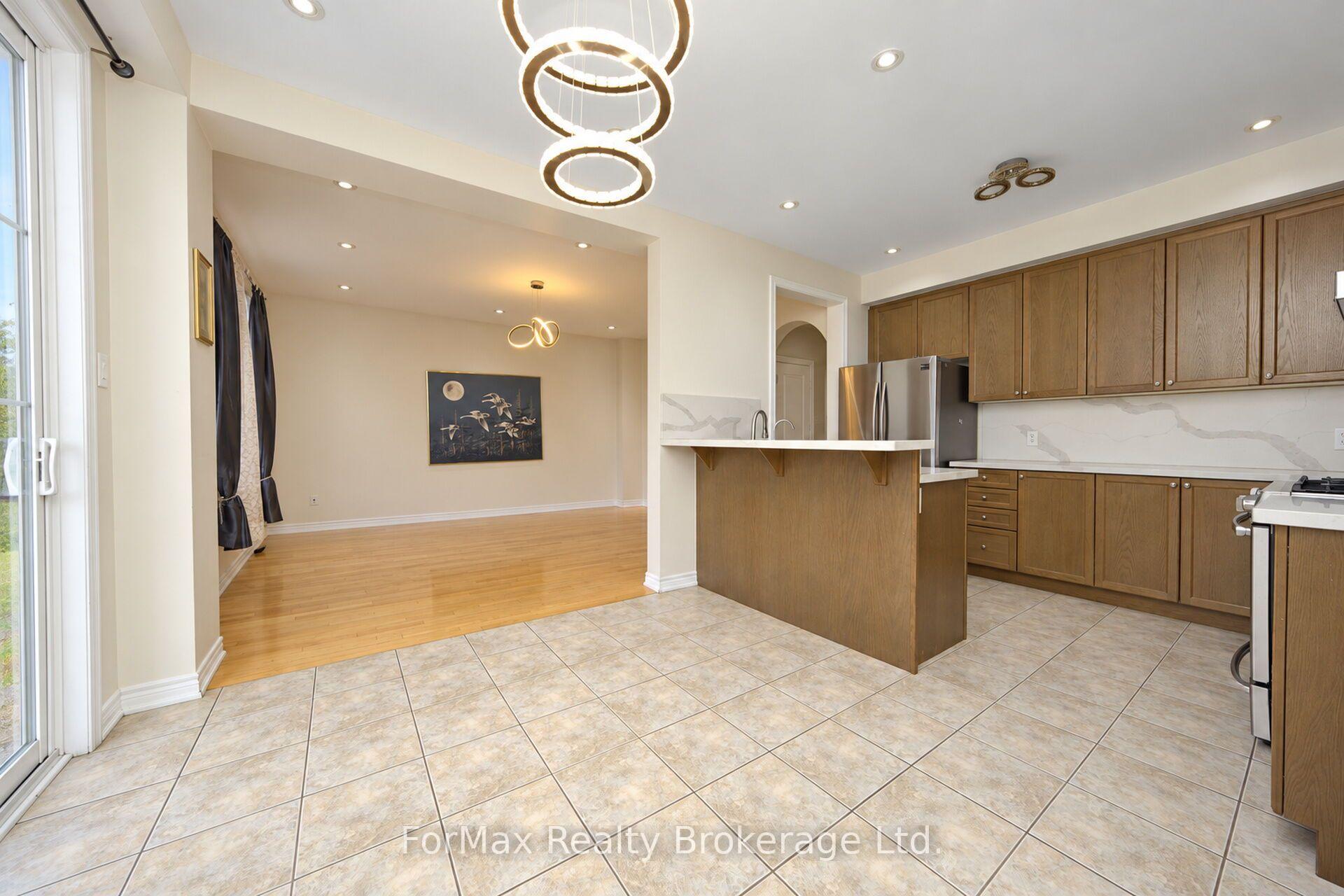 Photo 16 of 118 Naperton Drive, Brampton, Sandringham-Wellington — HOMEH