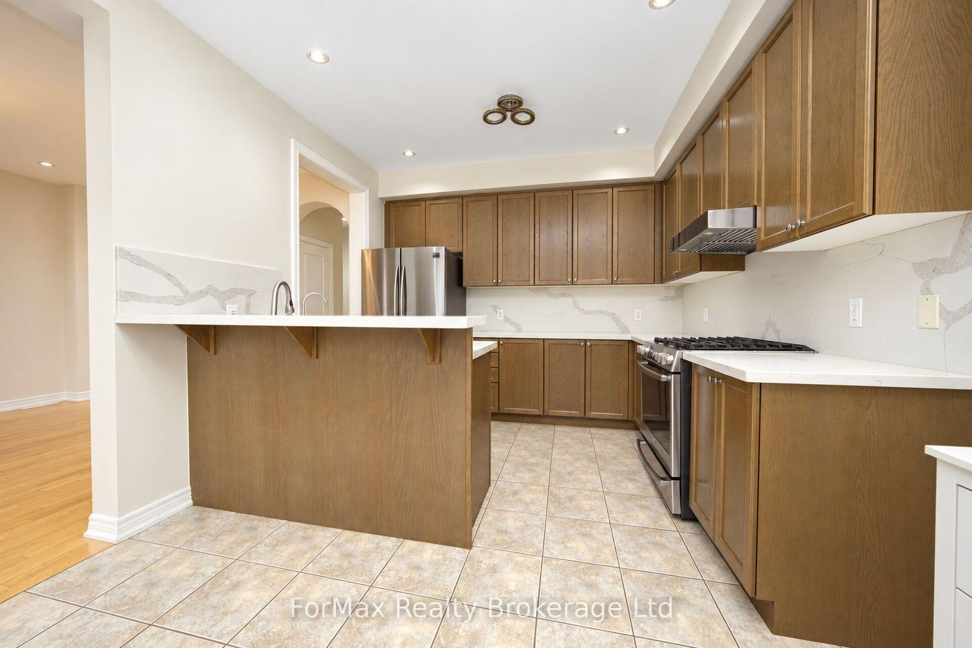 Photo 17 of 118 Naperton Drive, Brampton, Sandringham-Wellington — HOMEH