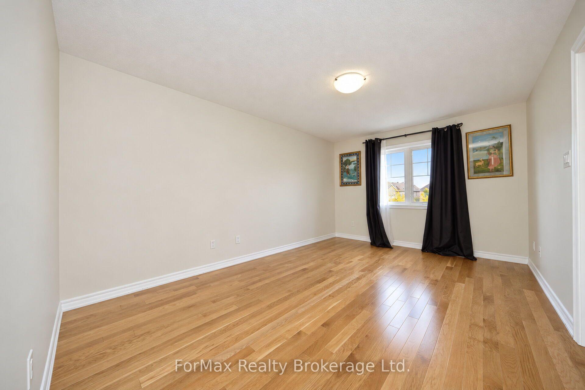 Photo 23 of 118 Naperton Drive, Brampton, Sandringham-Wellington — HOMEH