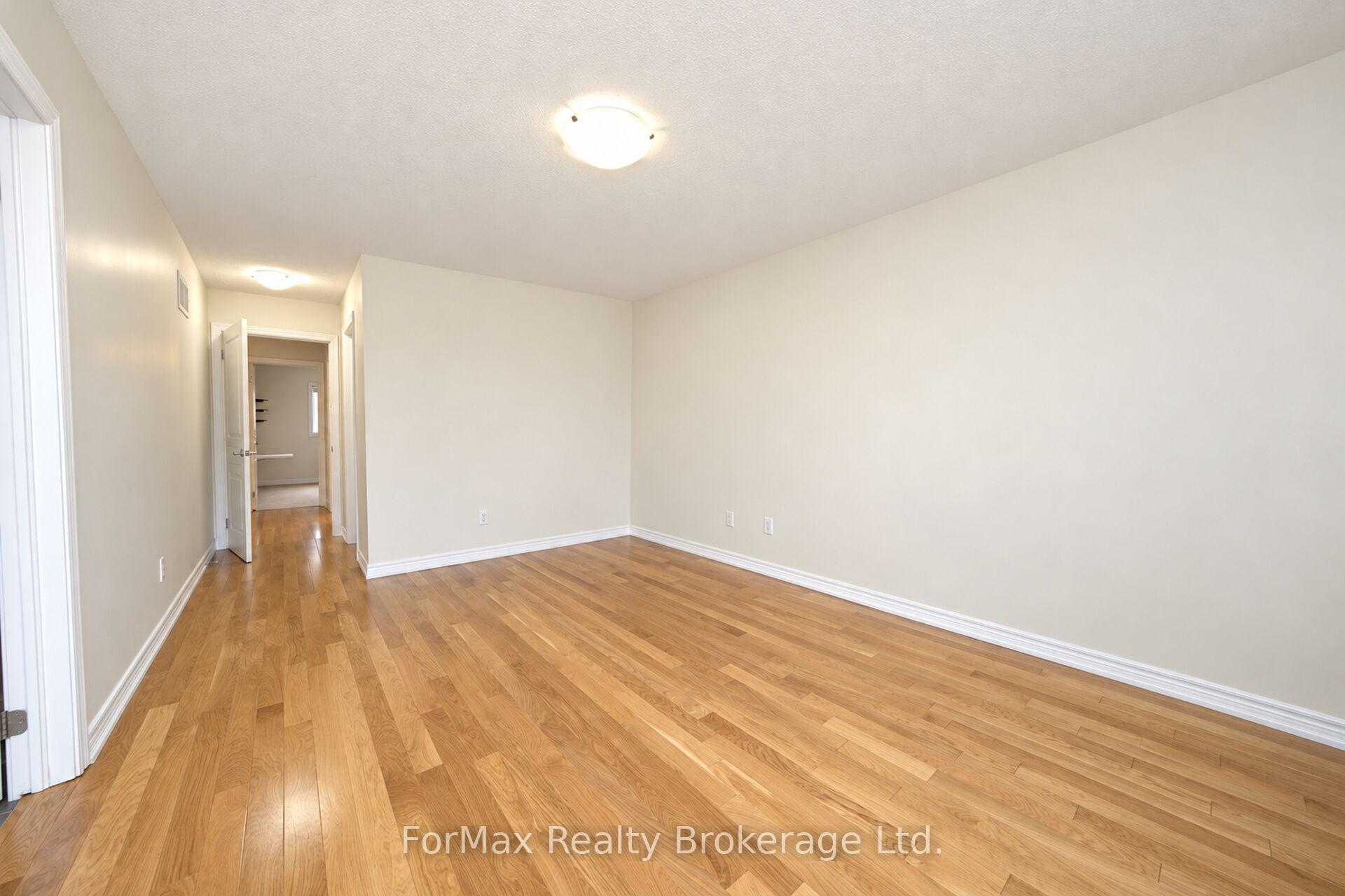 Photo 24 of 118 Naperton Drive, Brampton, Sandringham-Wellington — HOMEH