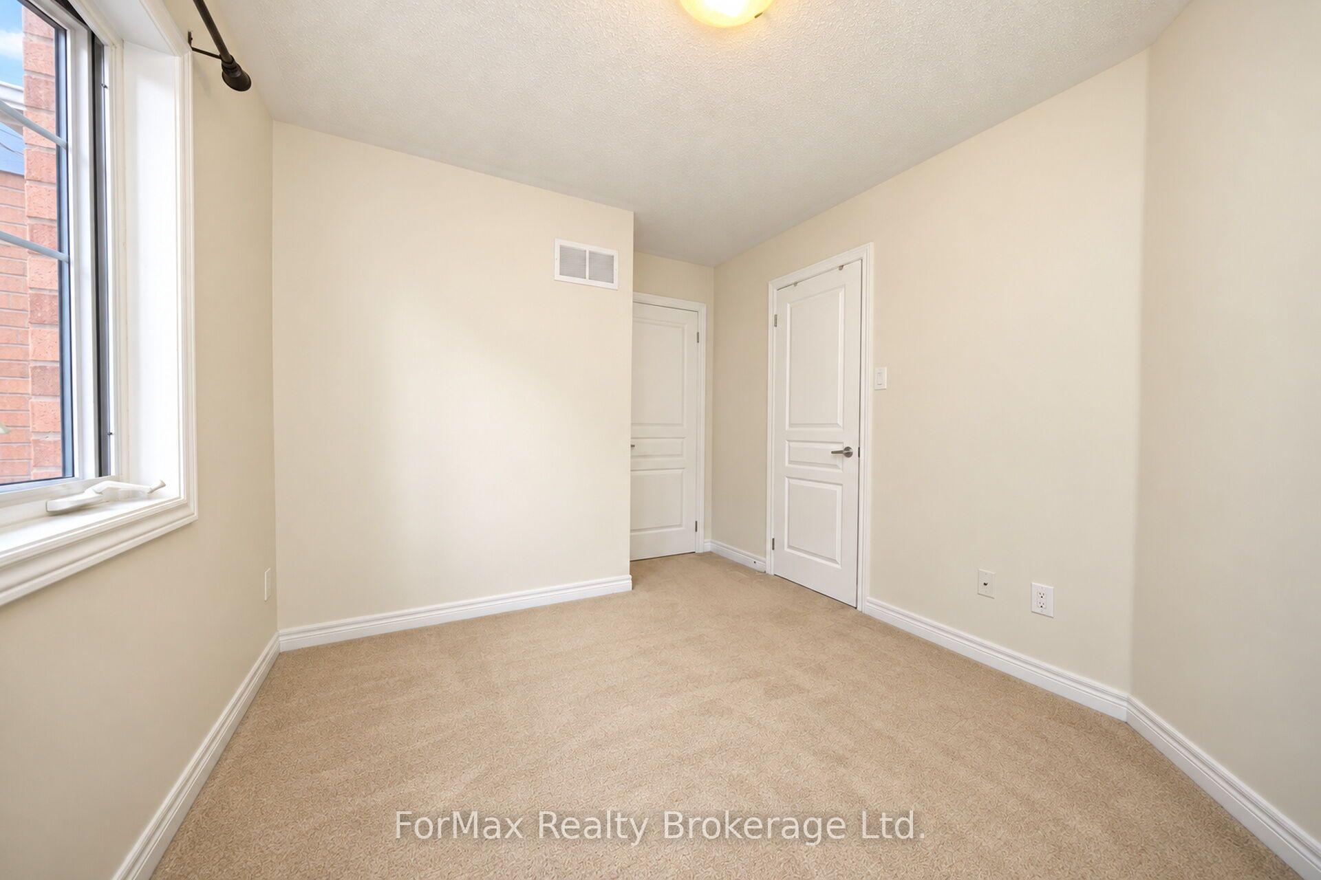 Photo 33 of 118 Naperton Drive, Brampton, Sandringham-Wellington — HOMEH