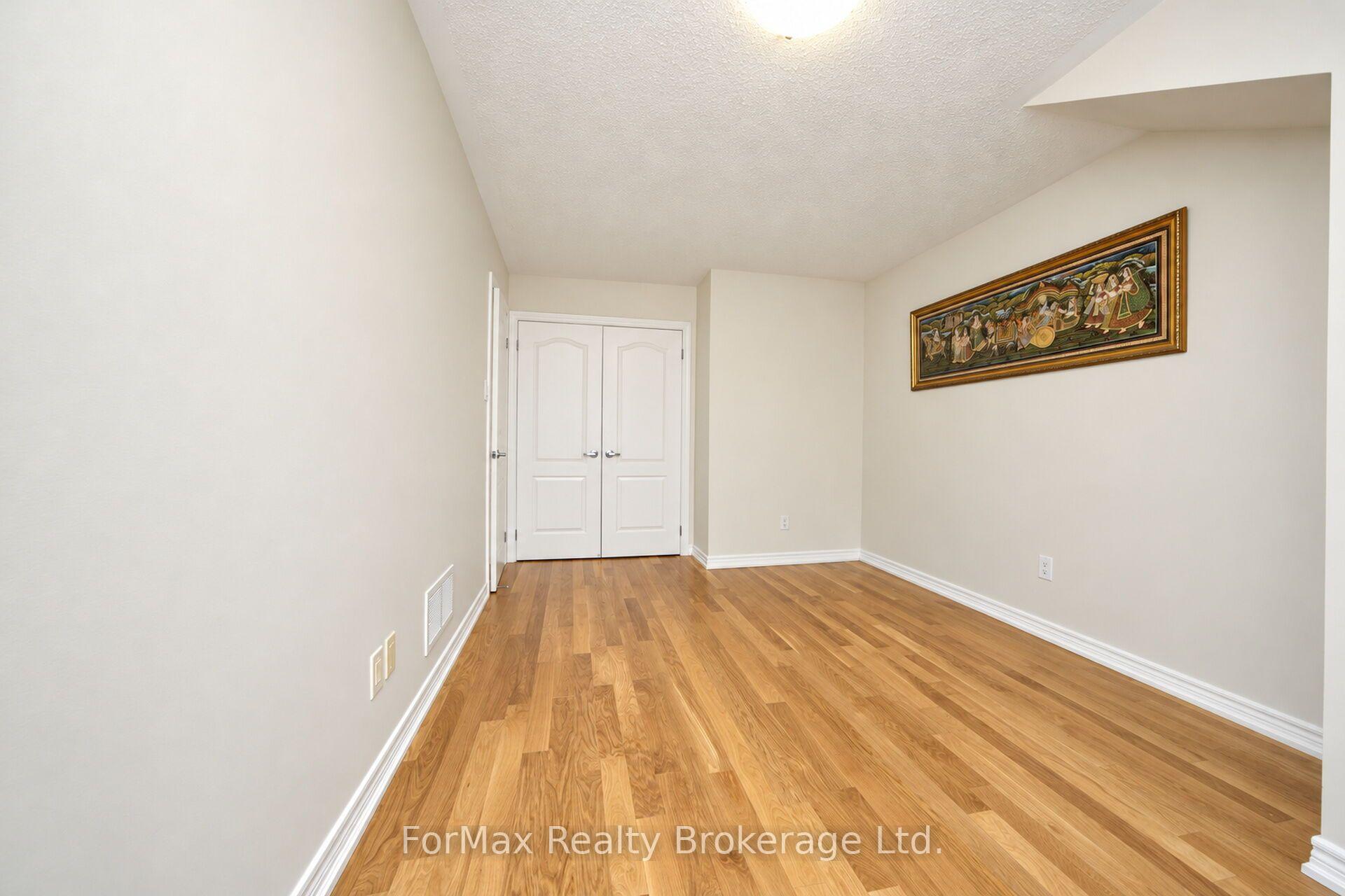 Photo 35 of 118 Naperton Drive, Brampton, Sandringham-Wellington — HOMEH