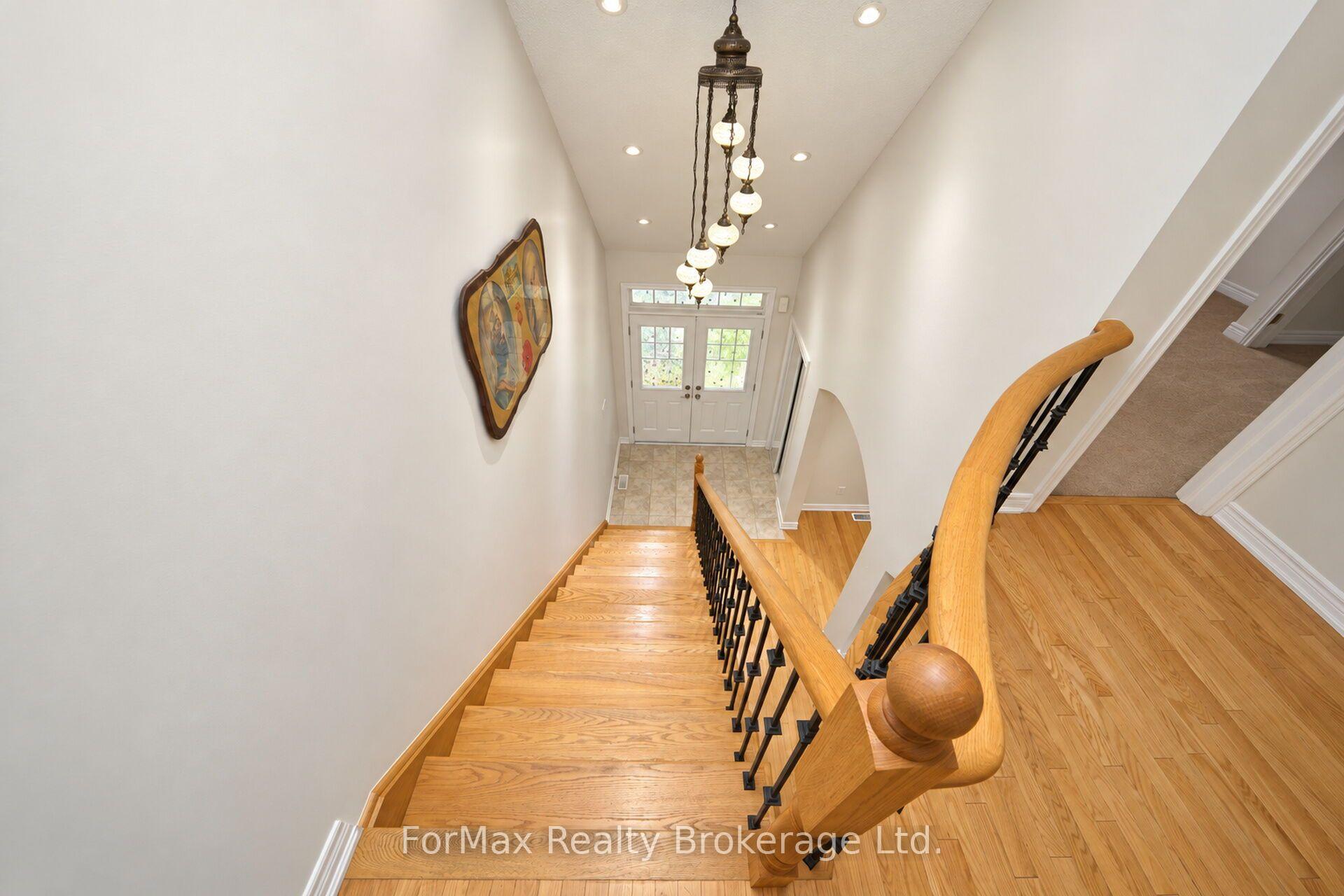 Photo 37 of 118 Naperton Drive, Brampton, Sandringham-Wellington — HOMEH