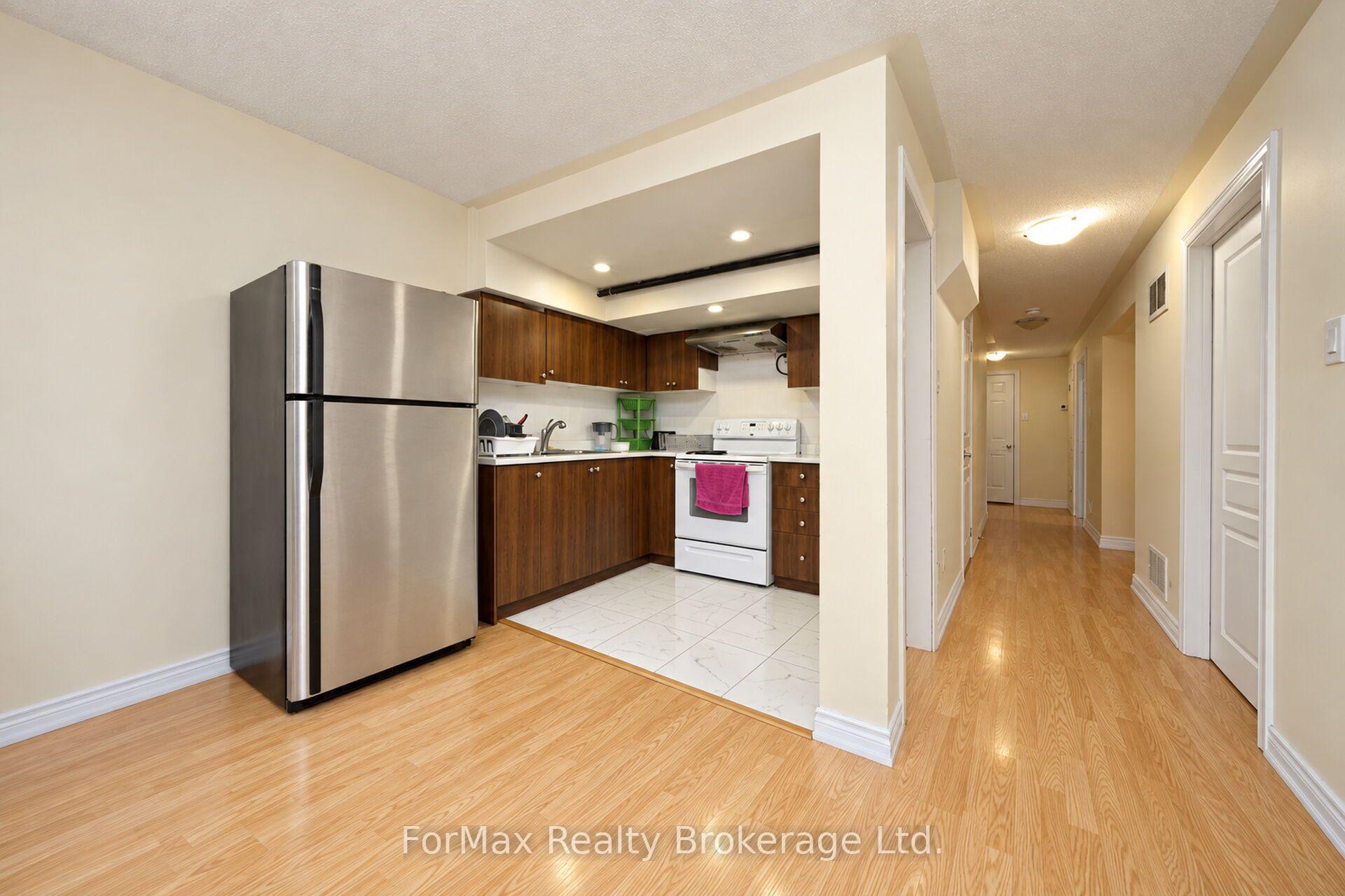 Photo 42 of 118 Naperton Drive, Brampton, Sandringham-Wellington — HOMEH
