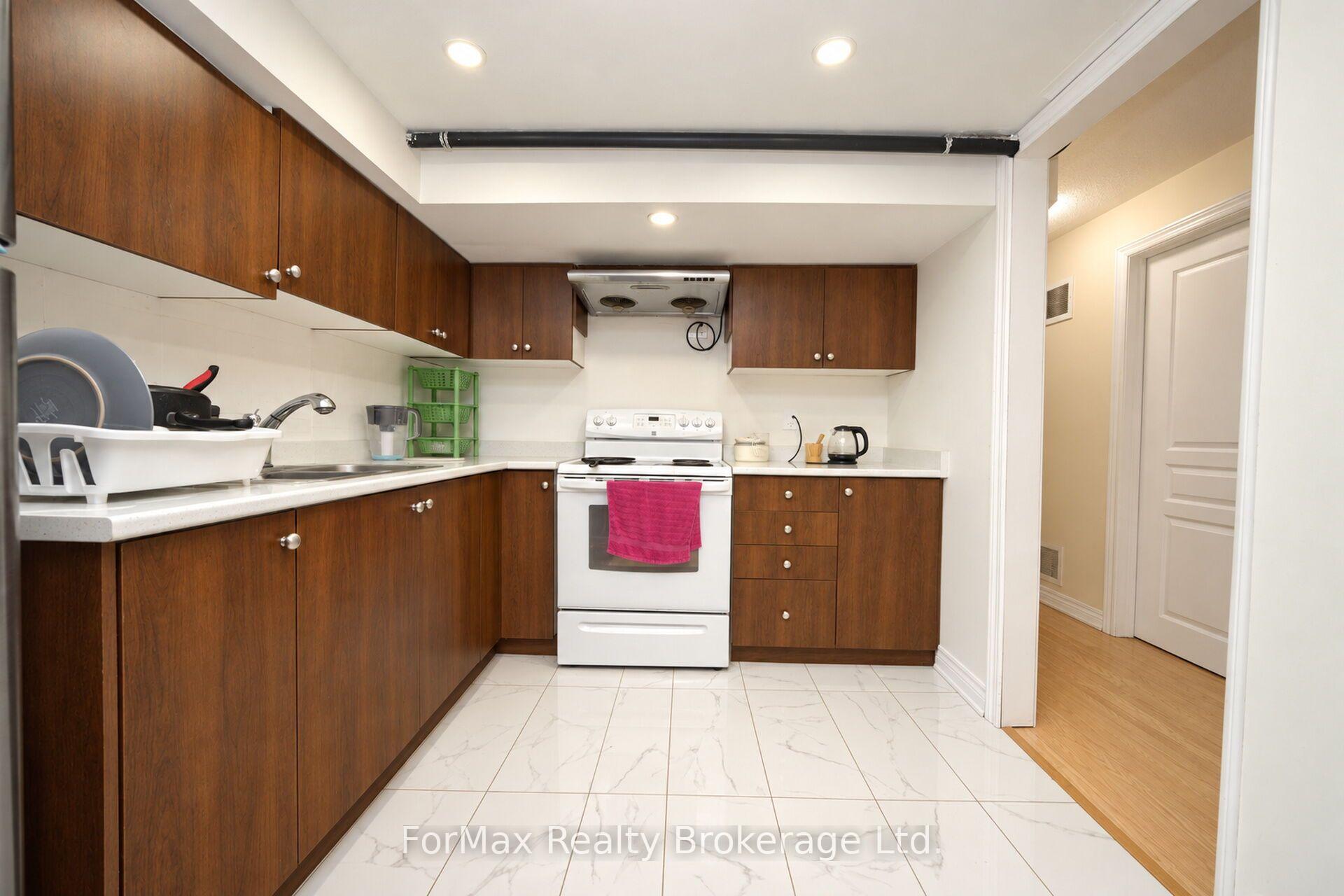 Photo 43 of 118 Naperton Drive, Brampton, Sandringham-Wellington — HOMEH