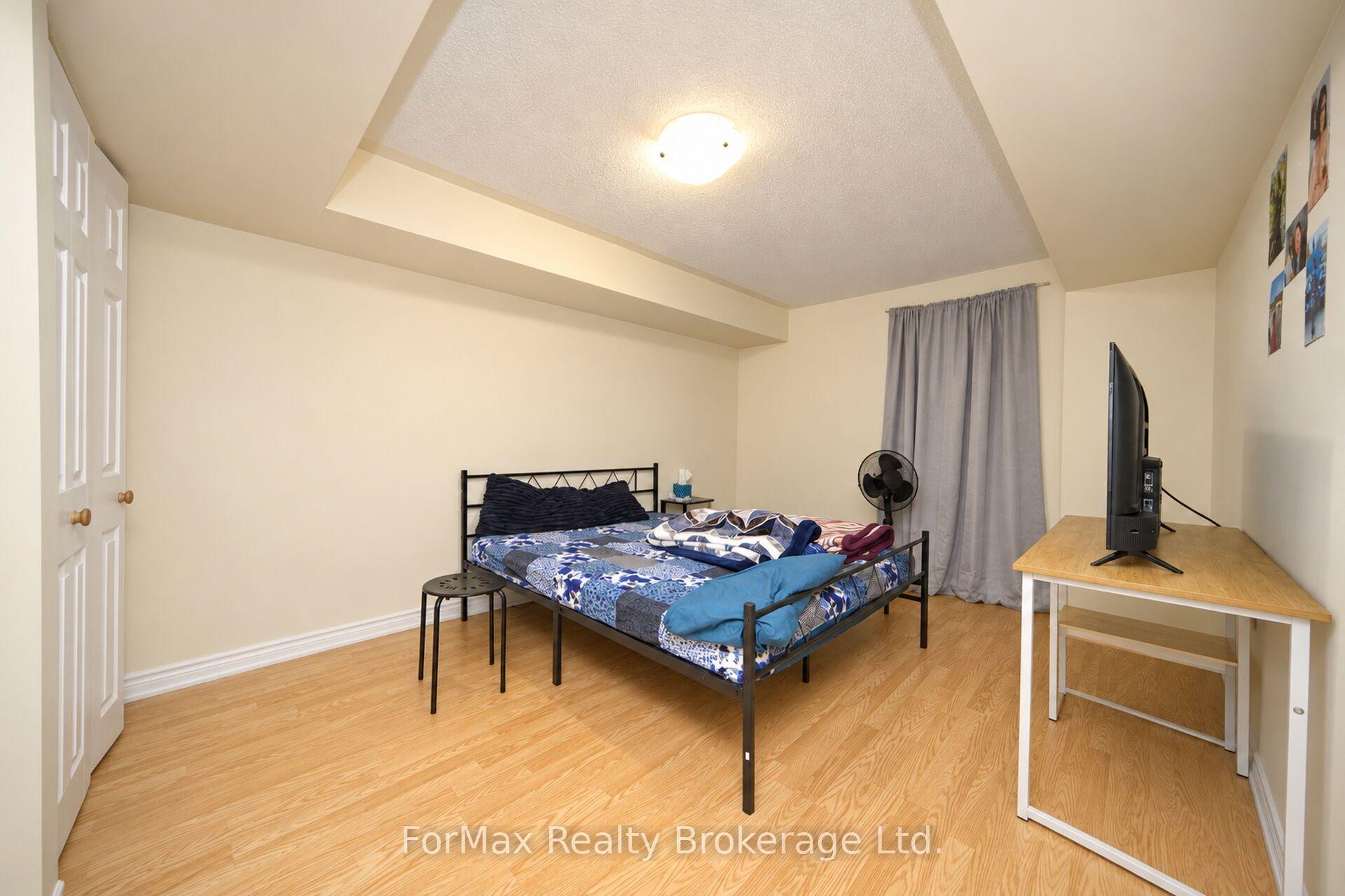 Photo 44 of 118 Naperton Drive, Brampton, Sandringham-Wellington — HOMEH