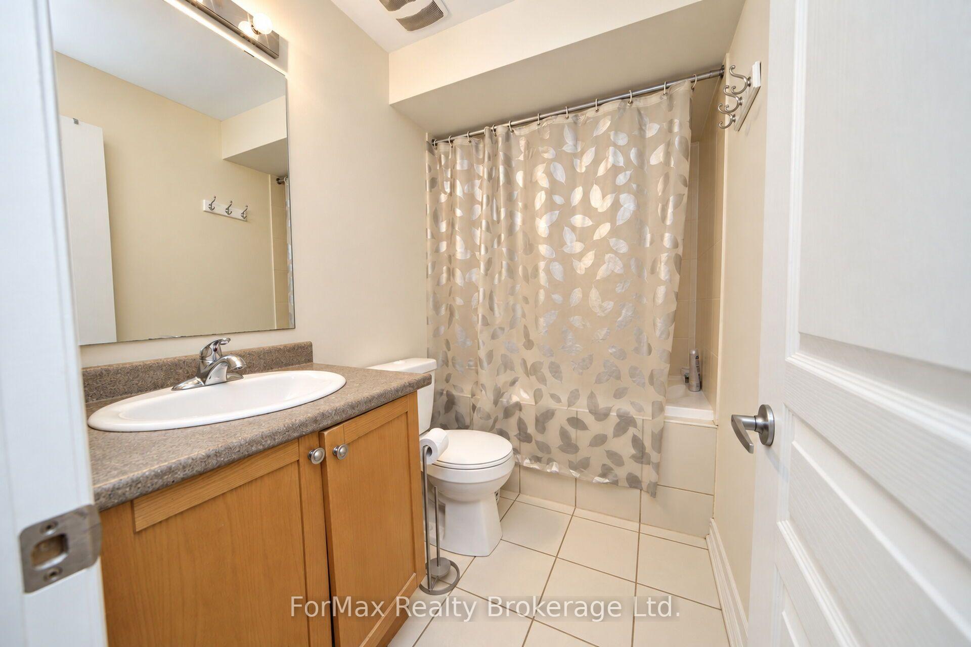 Photo 45 of 118 Naperton Drive, Brampton, Sandringham-Wellington — HOMEH