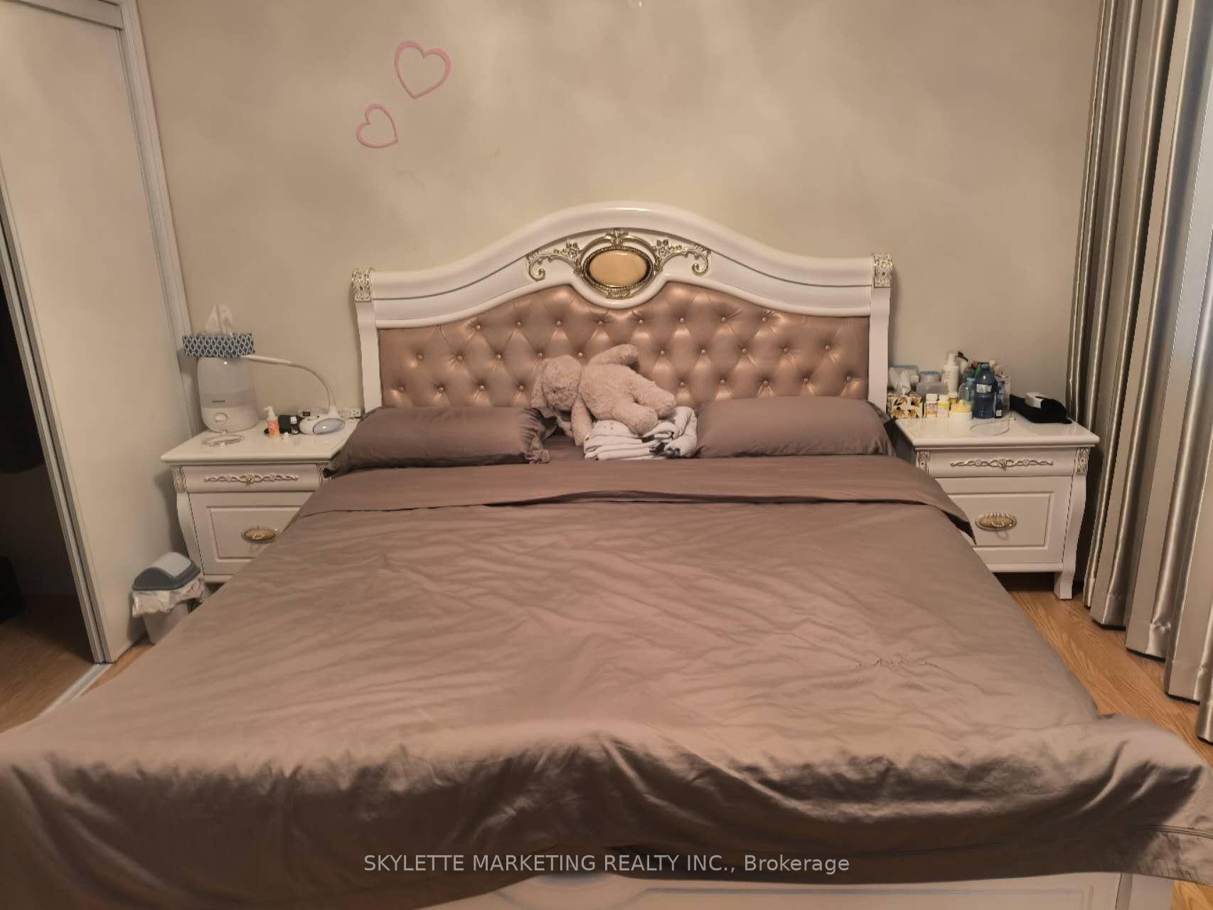 Photo 4 of 323 Aldergrove Drive, Markham, Milliken Mills East — HOMEH