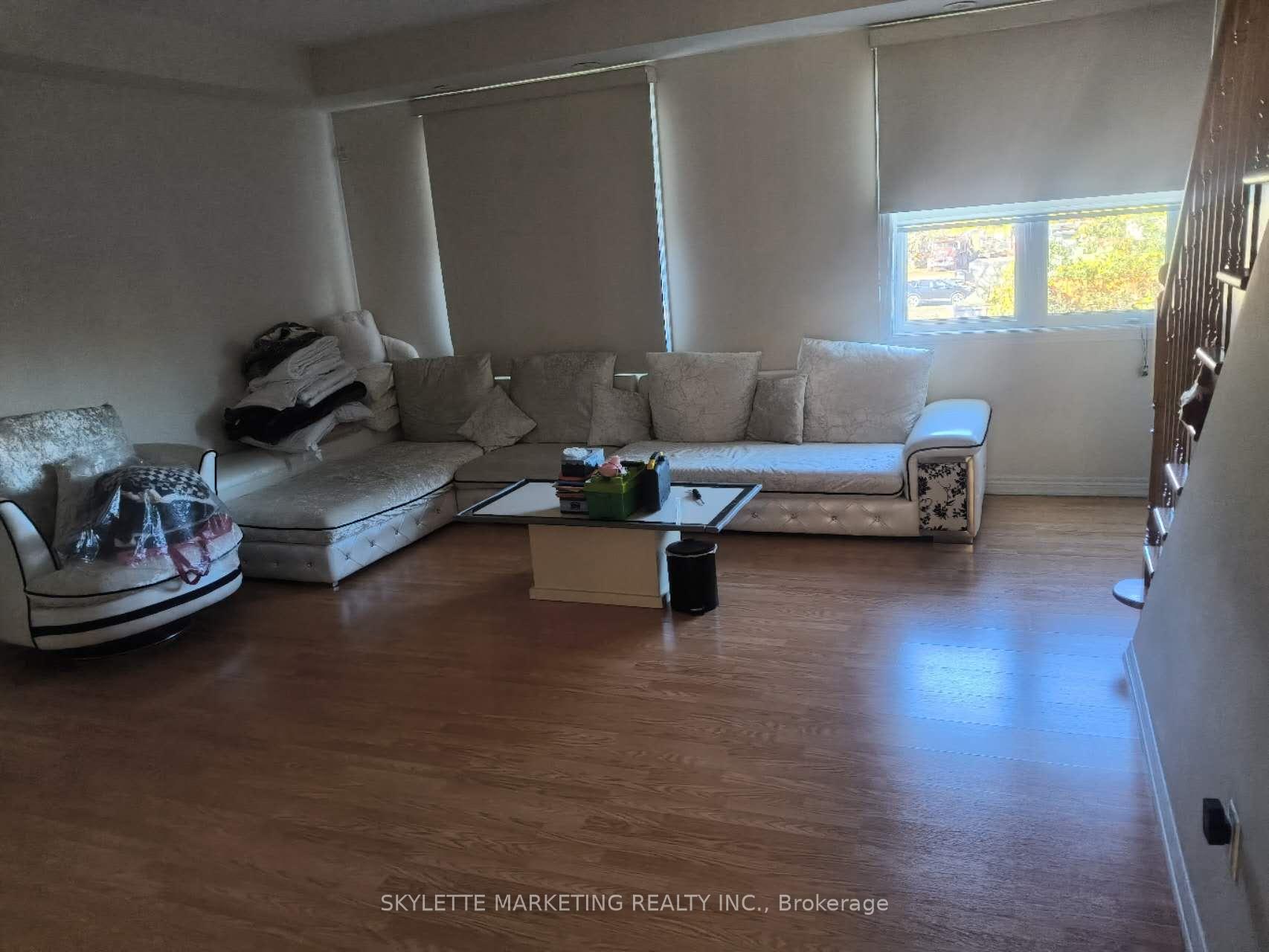 Photo 5 of 323 Aldergrove Drive, Markham, Milliken Mills East — HOMEH