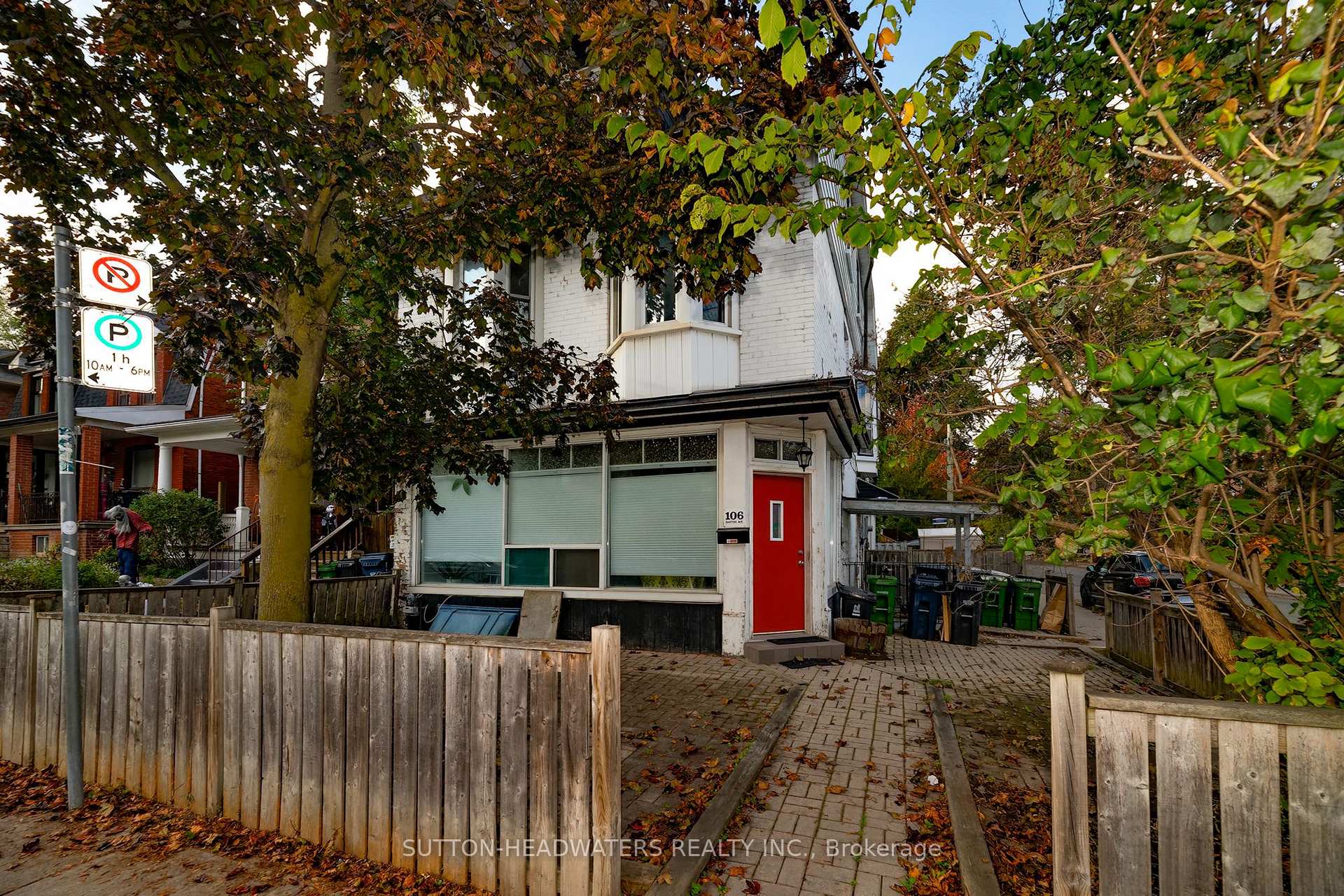 Photo 2 of 106 Barton Avenue, Toronto, The Annex — HOMEH