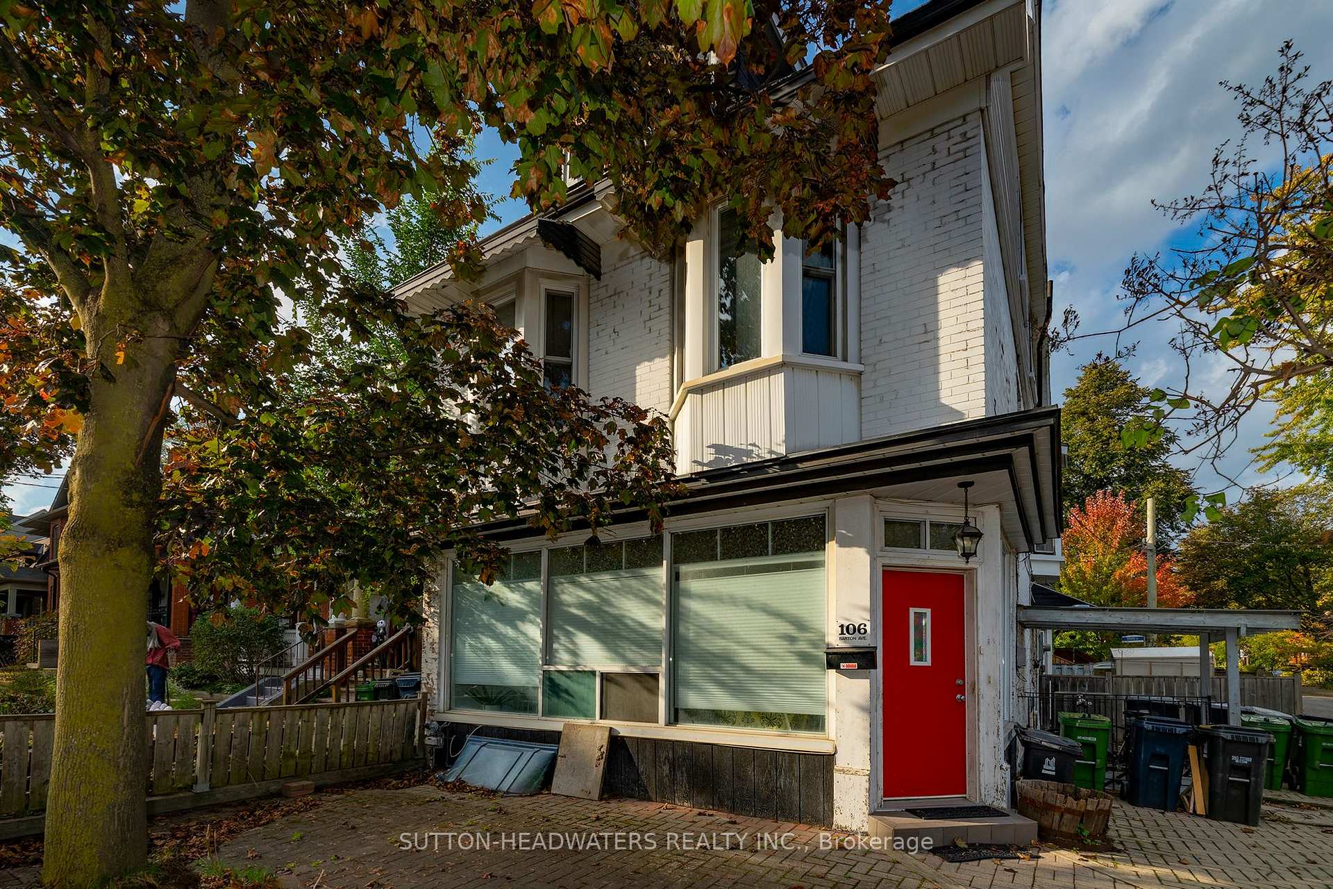Photo 3 of 106 Barton Avenue, Toronto, The Annex — HOMEH