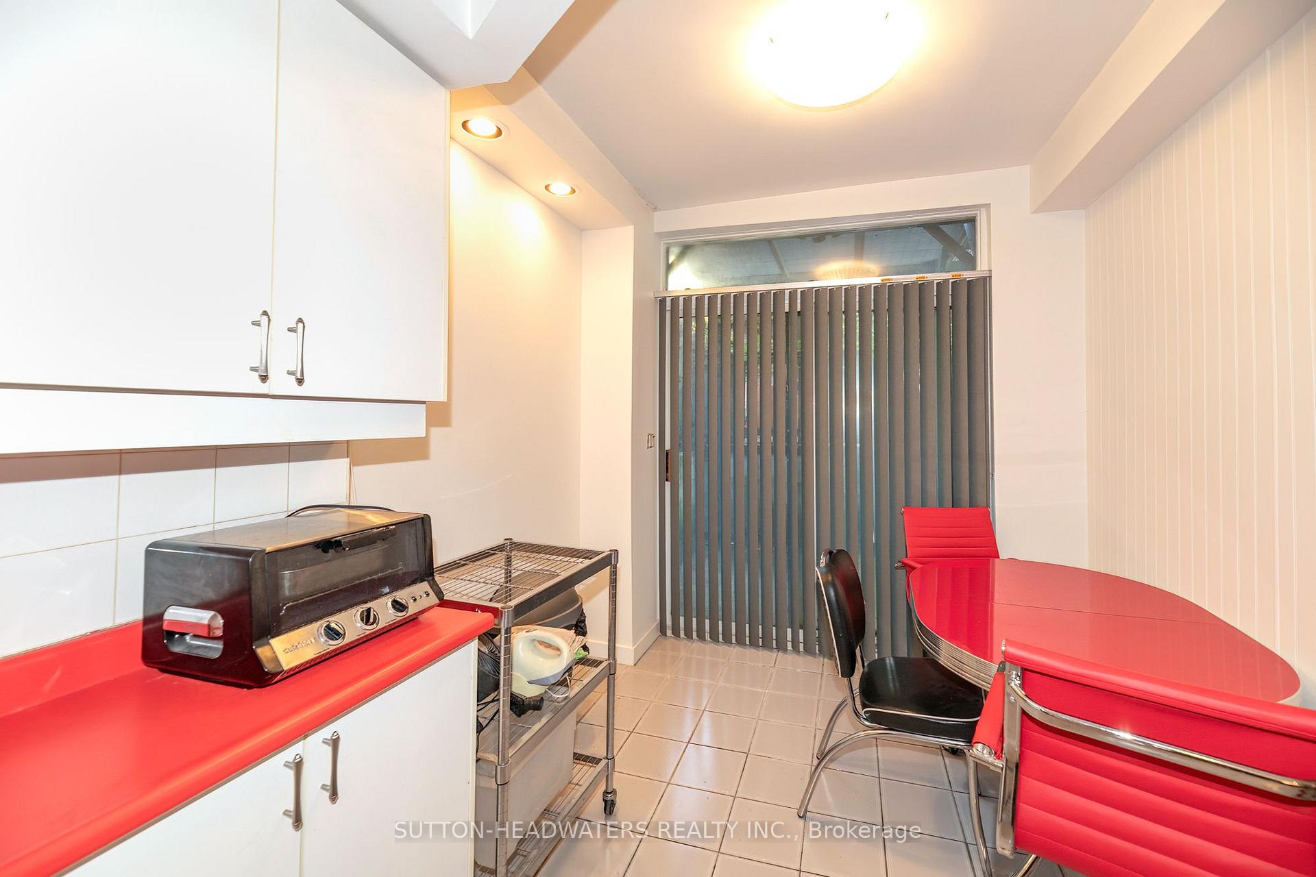 Photo 19 of 106 Barton Avenue, Toronto, The Annex — HOMEH