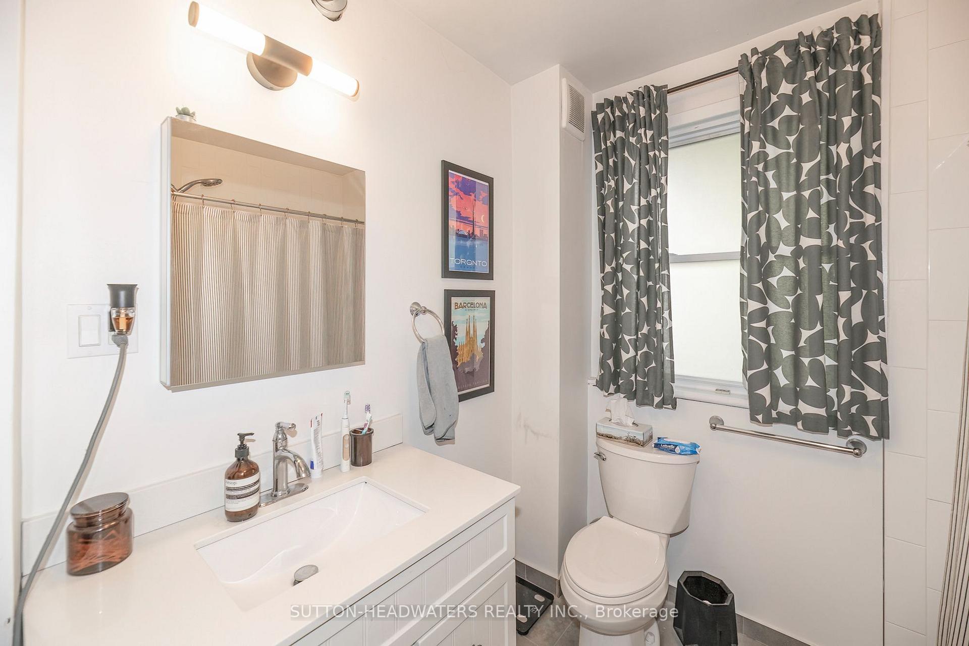 Photo 31 of 106 Barton Avenue, Toronto, The Annex — HOMEH