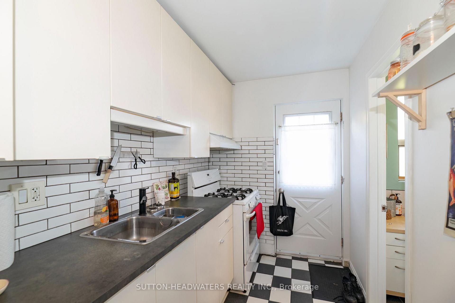 Photo 34 of 106 Barton Avenue, Toronto, The Annex — HOMEH